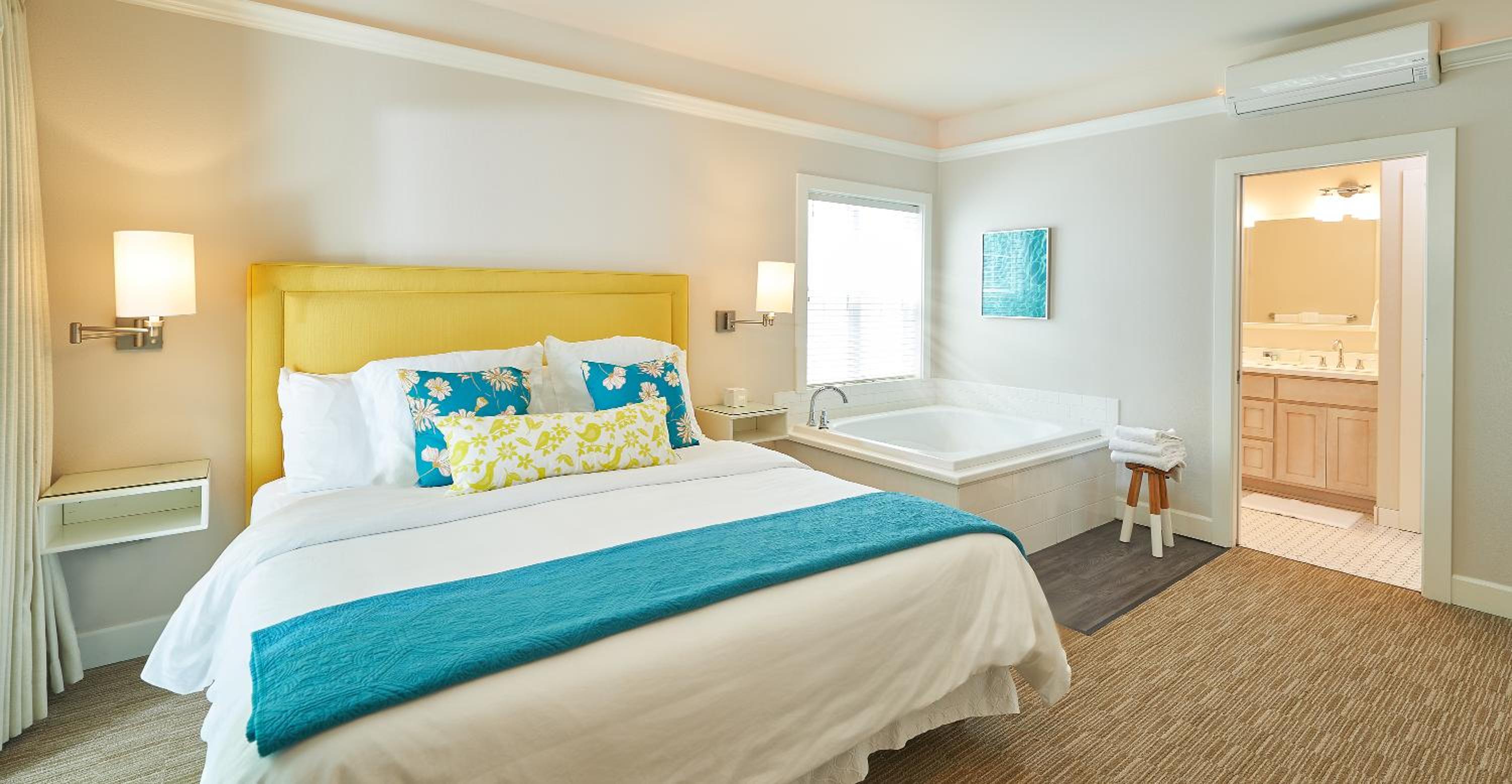 King Suite - Photo 3