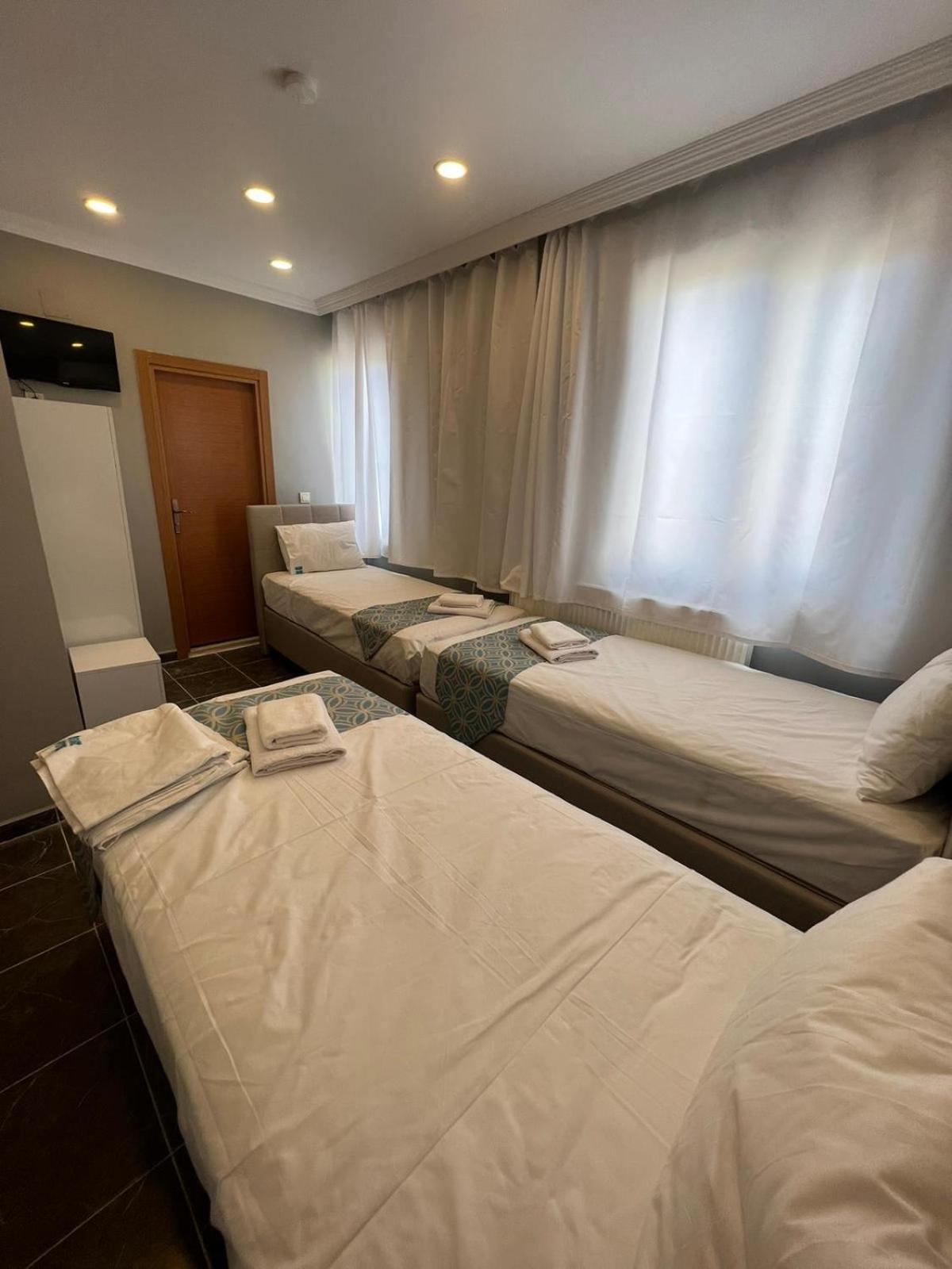 Standard Triple Room photo 2