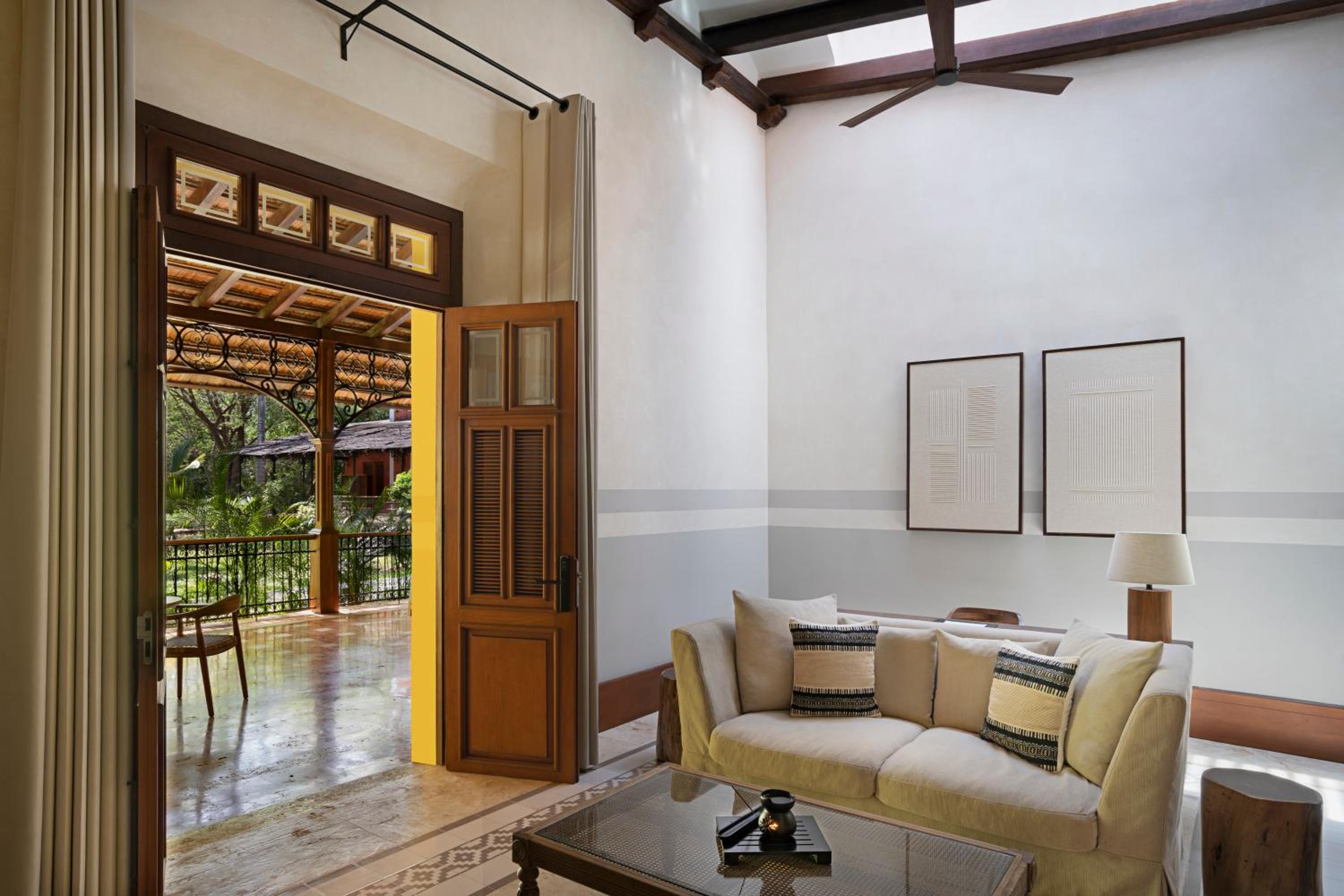 Yaab Ambassador Suite – King