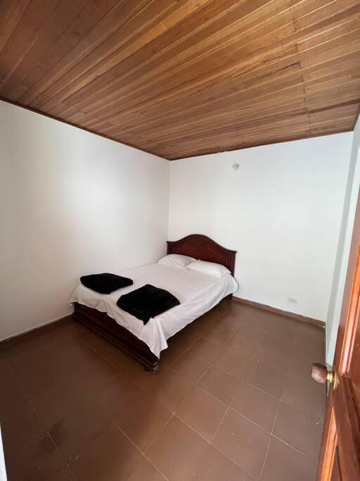 Seven-Bedroom House photo 1