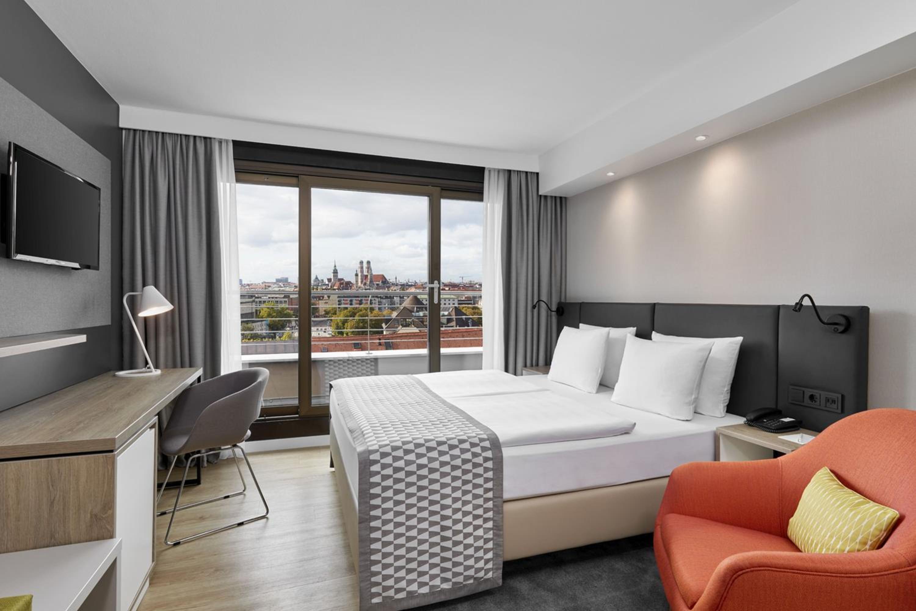 Standard Queen Room With City View