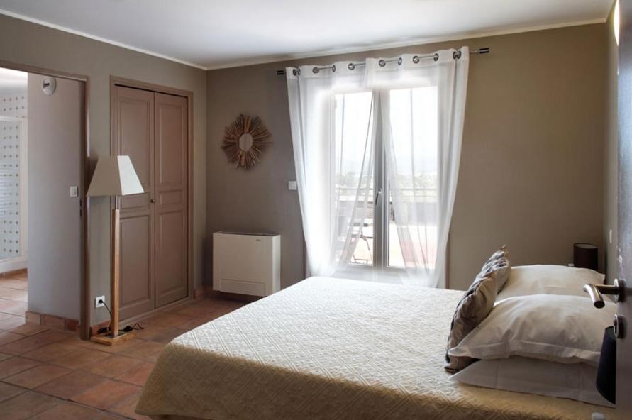 Rhodes Double Room - Photo 3