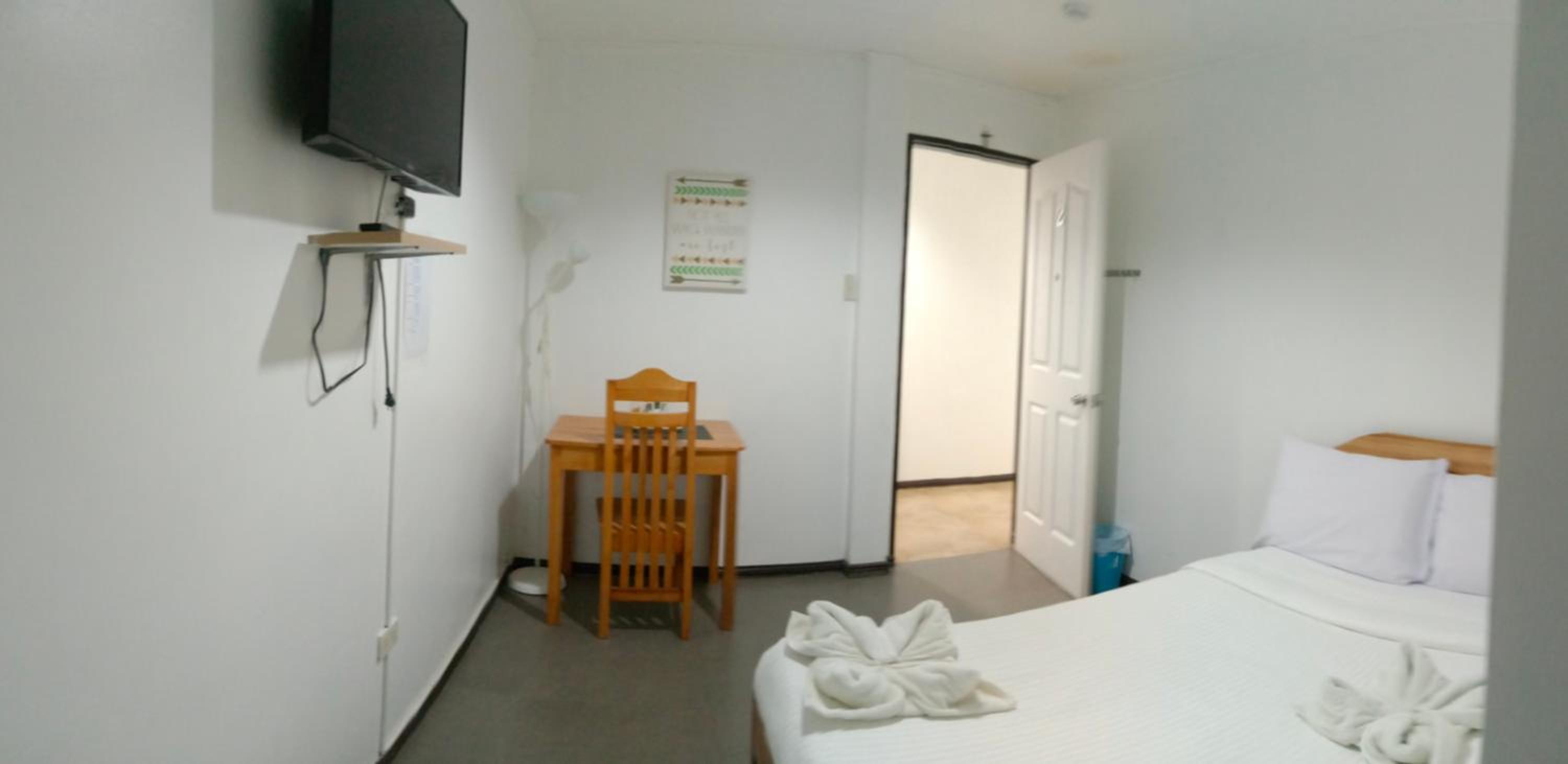 Standard Double Room - Photo 12