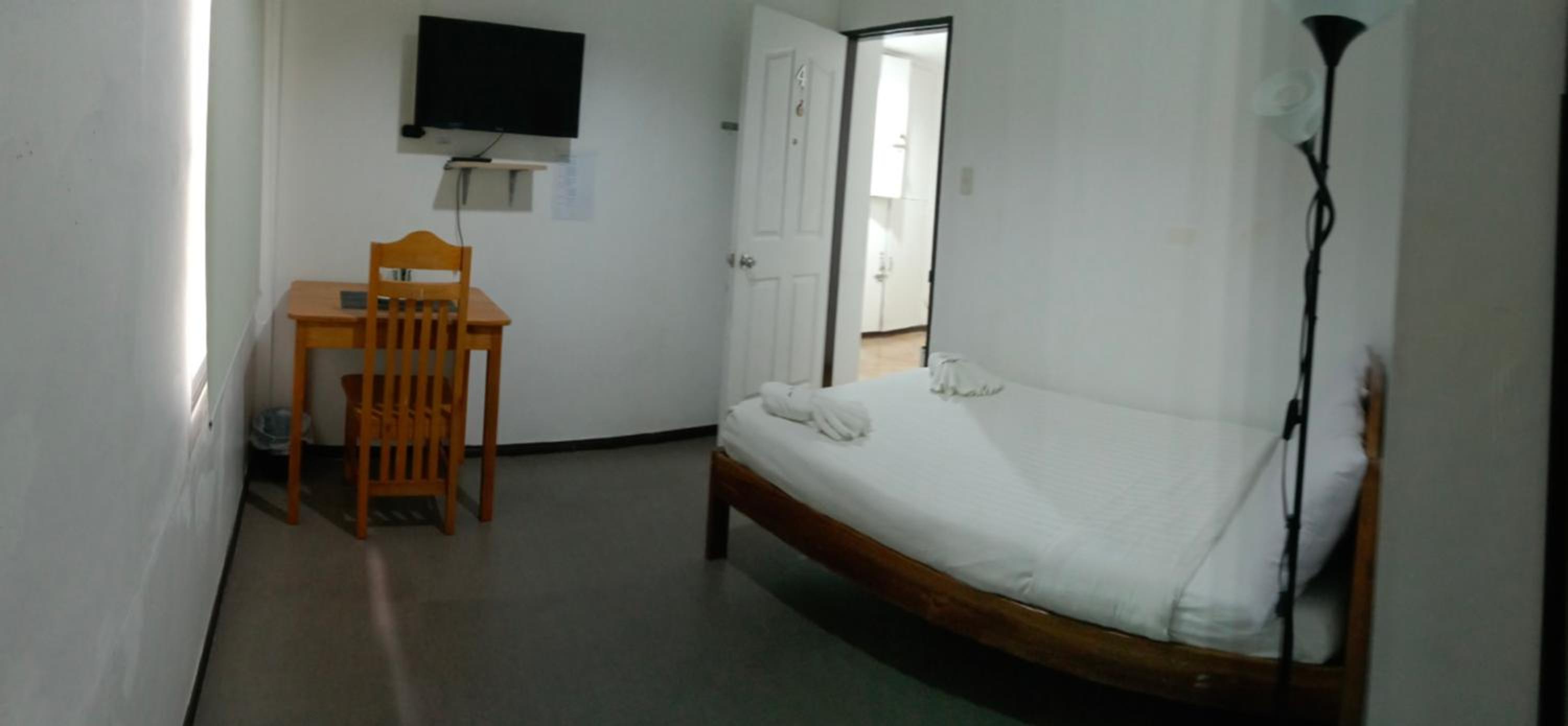 Standard Double Room - Photo 9
