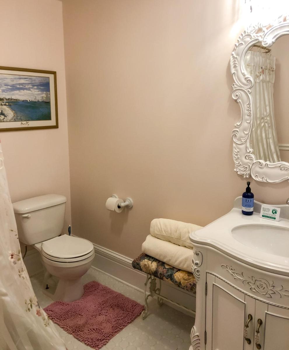 Victorian King with Sea View photo 1