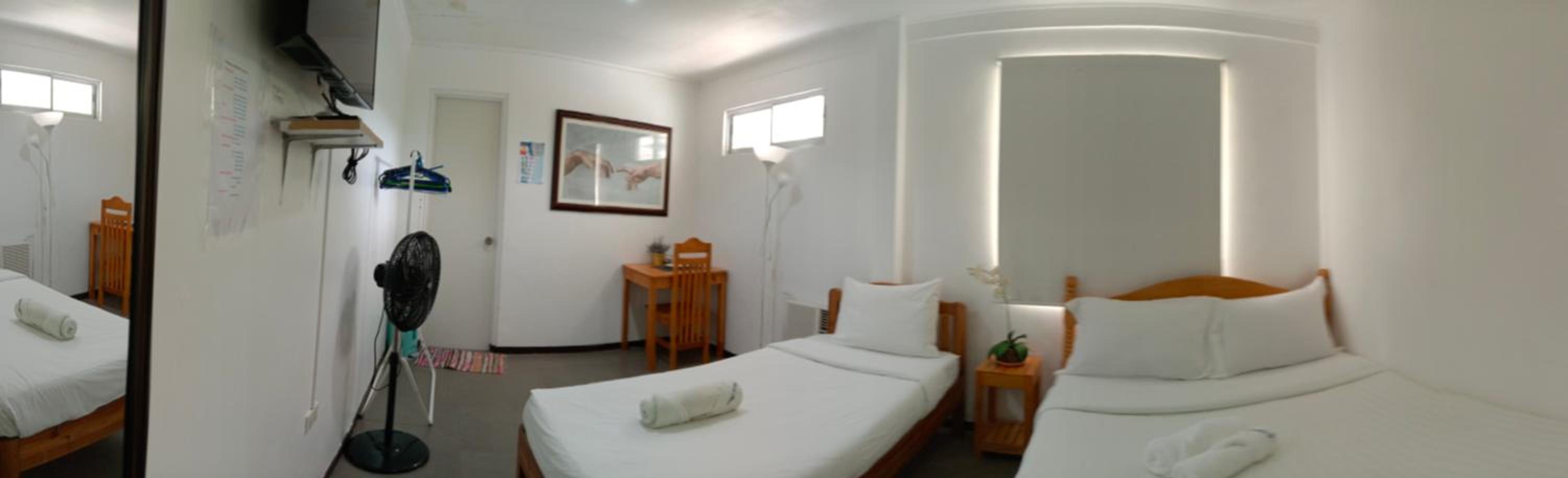 Standard Family Room - Photo 4