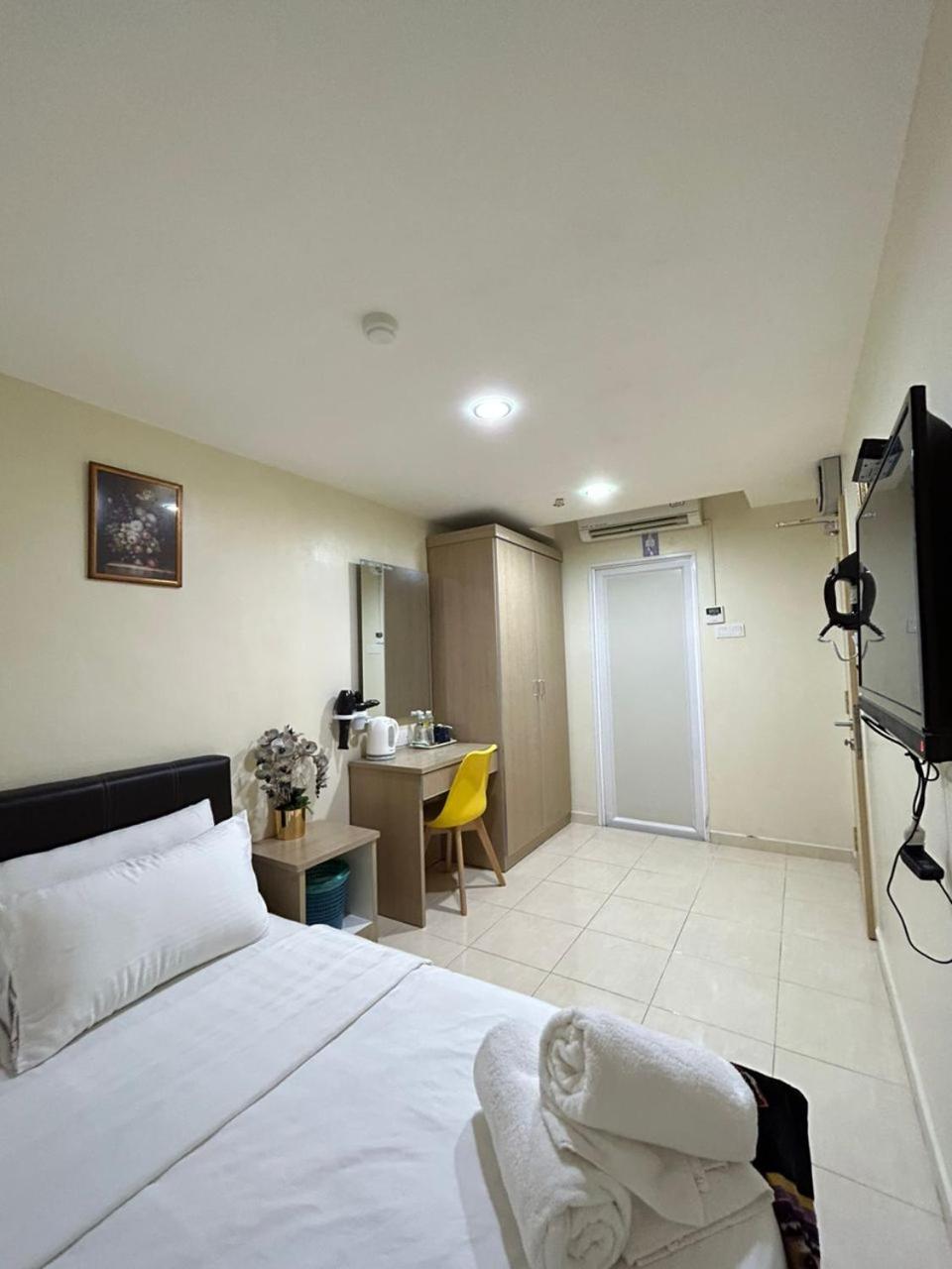 Double Room - Photo 2