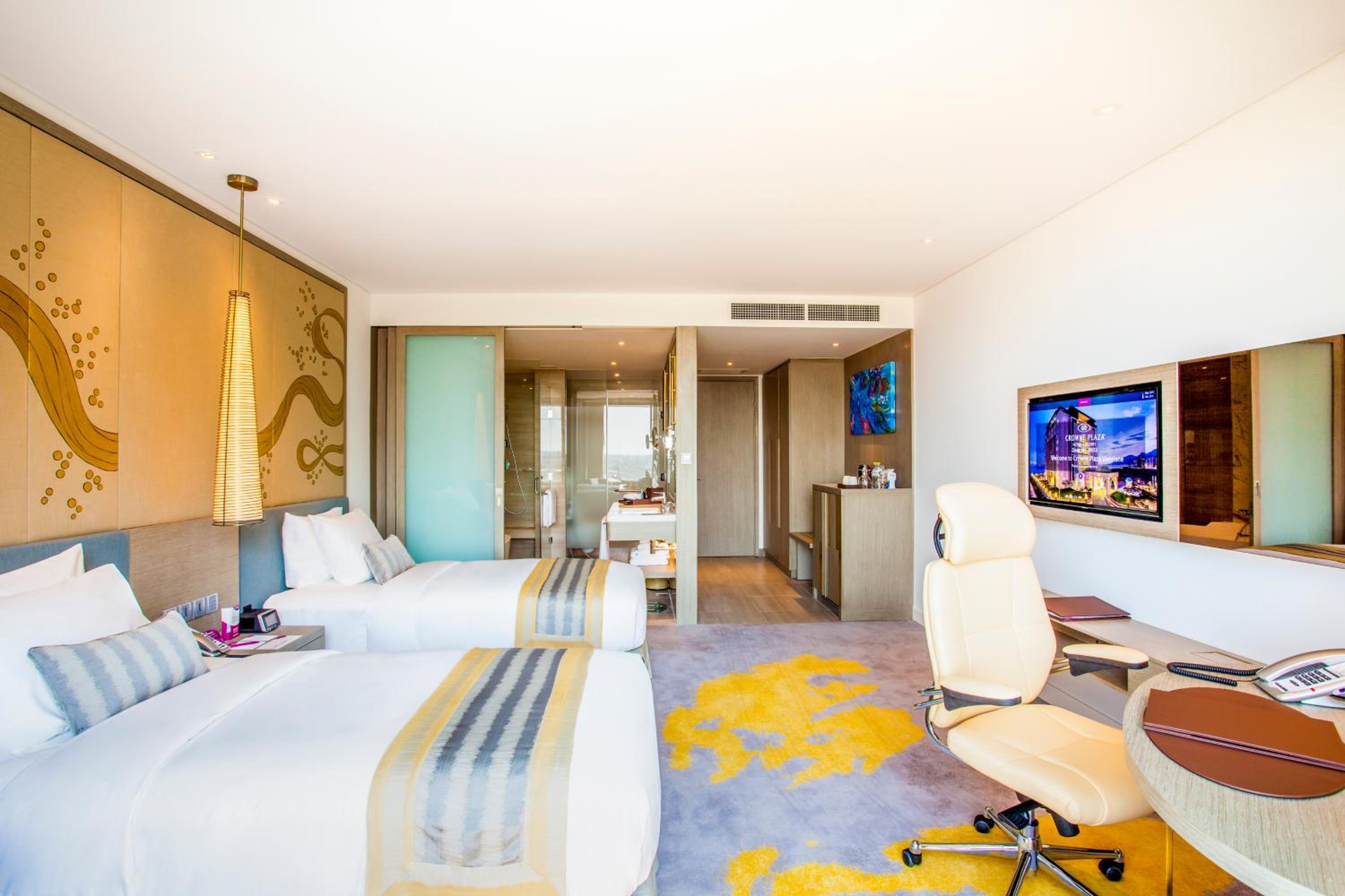 Twin Room - Top Floor/Lounge Access