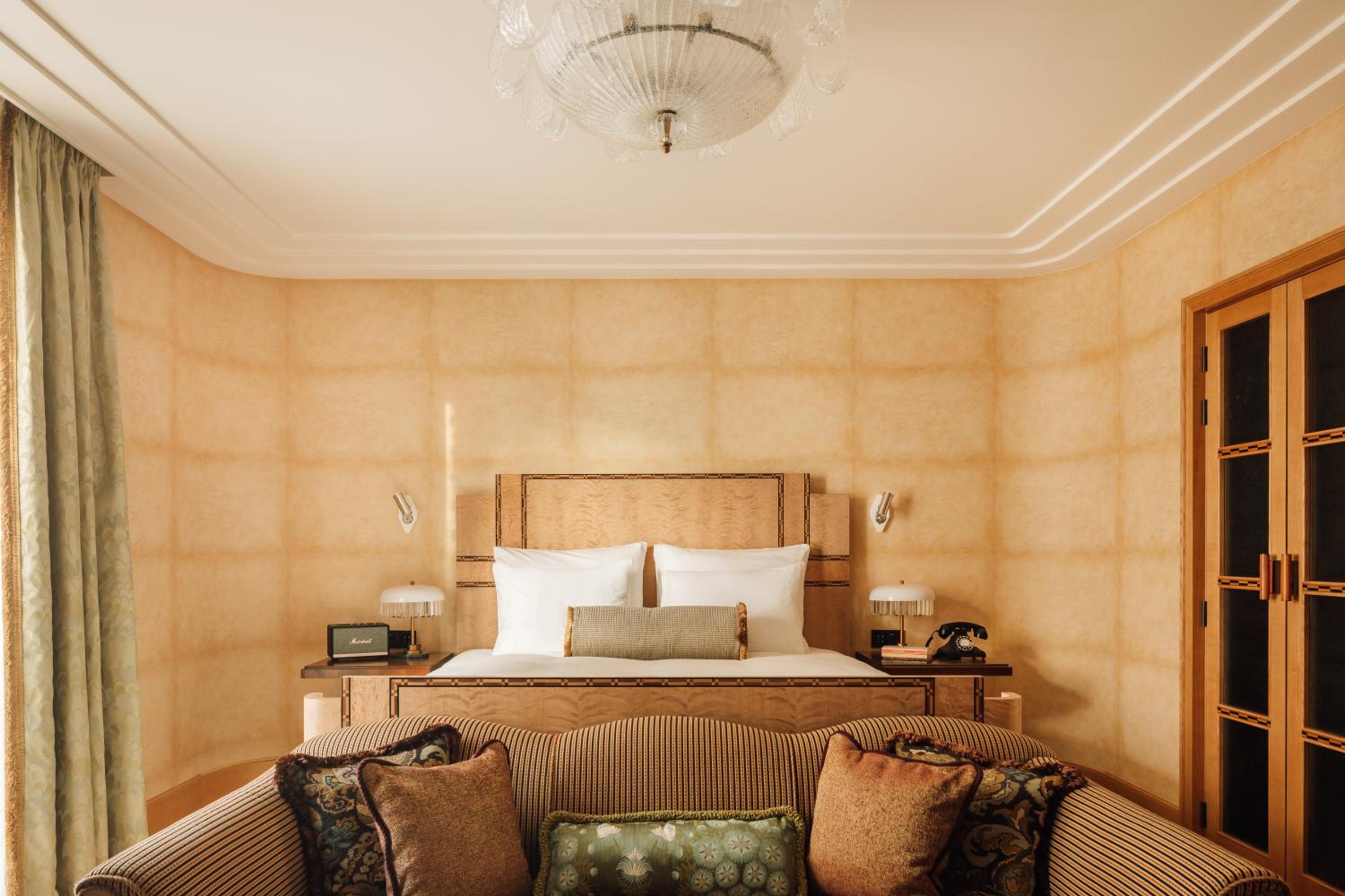 Deluxe Room - Photo 2