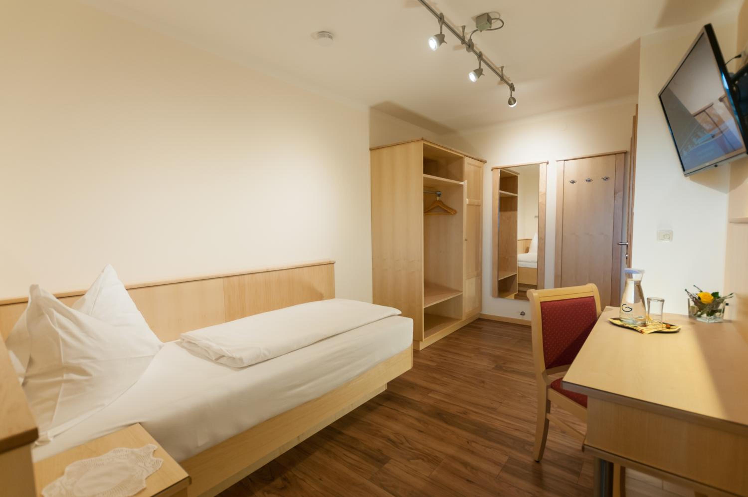 Single Room photo 1