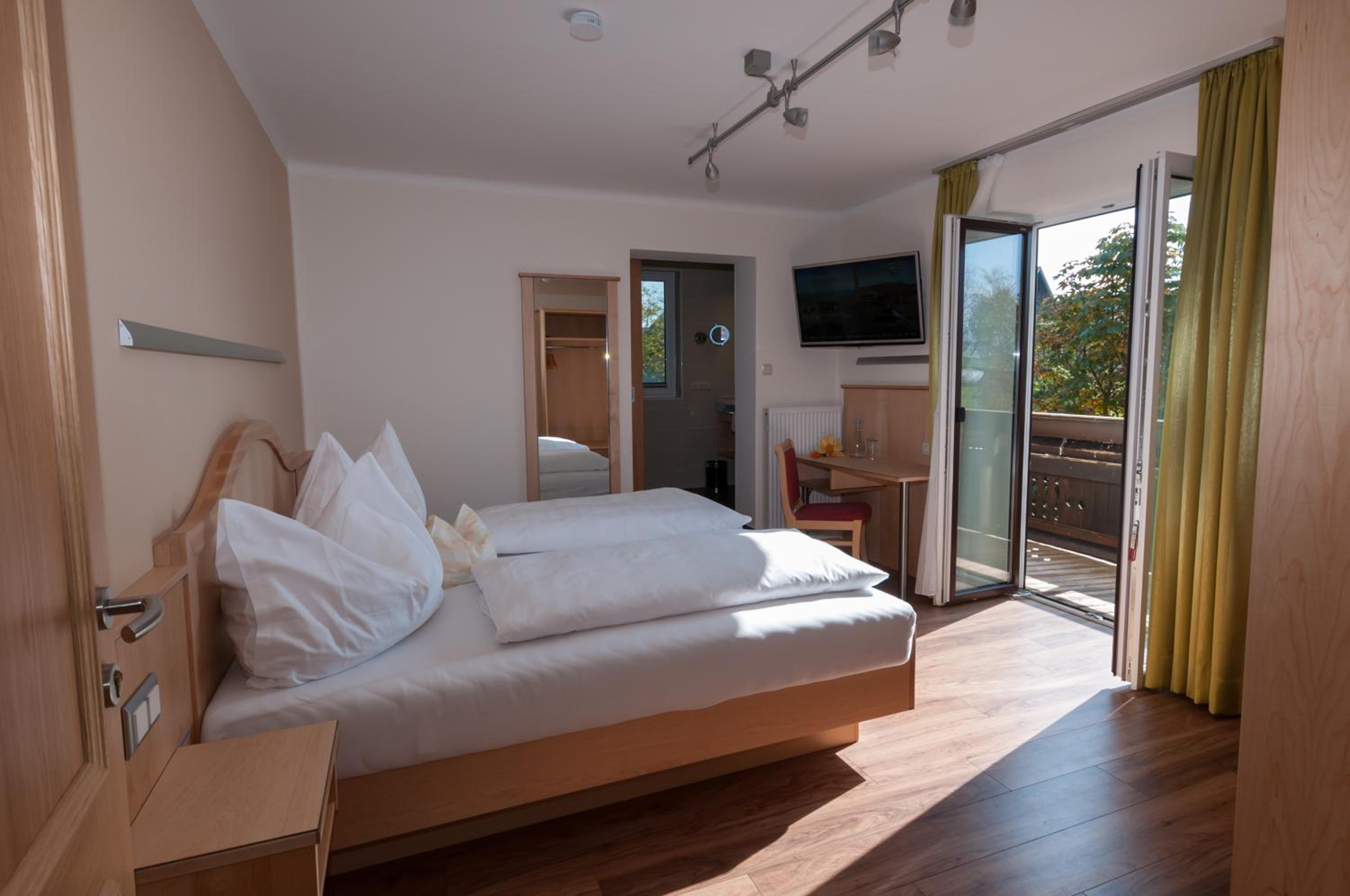 Double or Twin Room photo 1