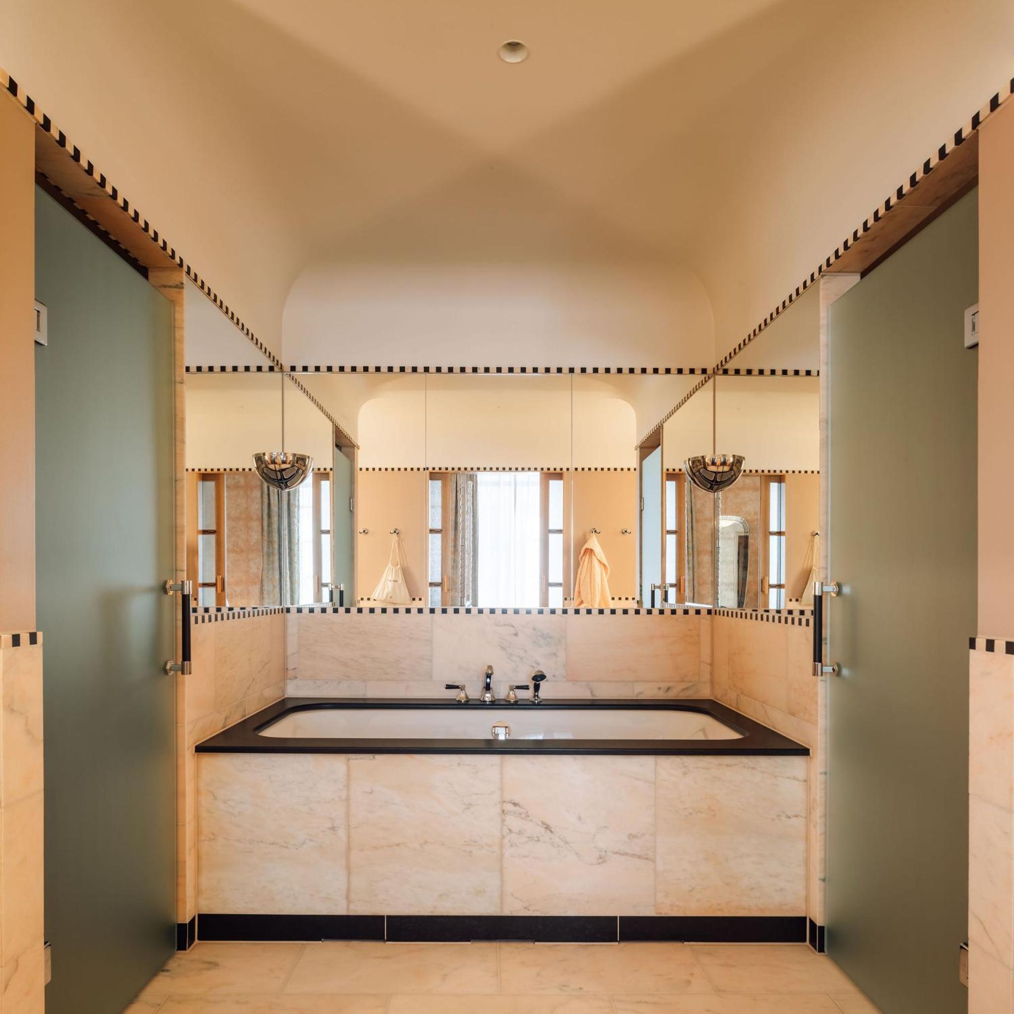 Junior Suite - Photo 12