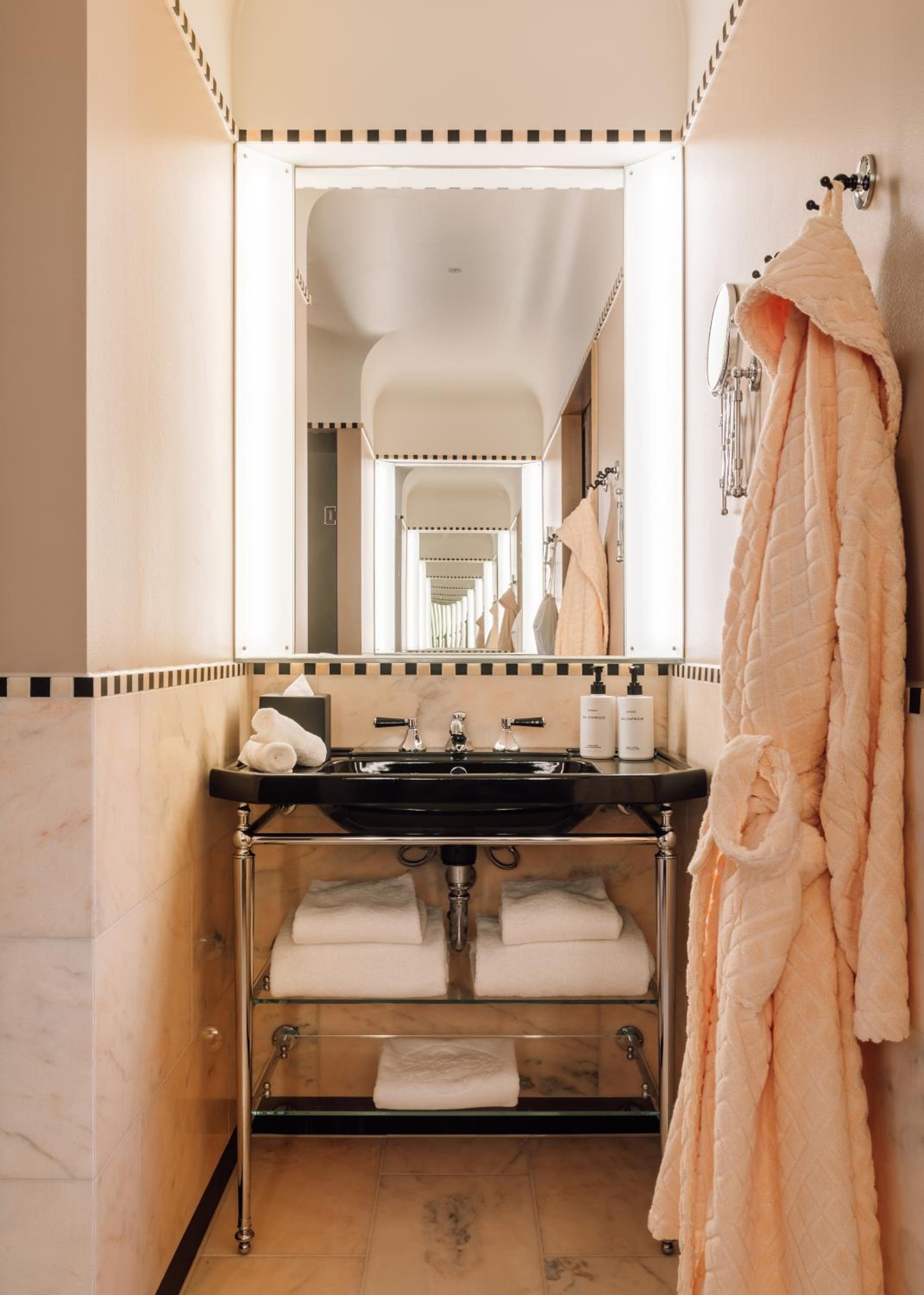 Junior Suite - Photo 13