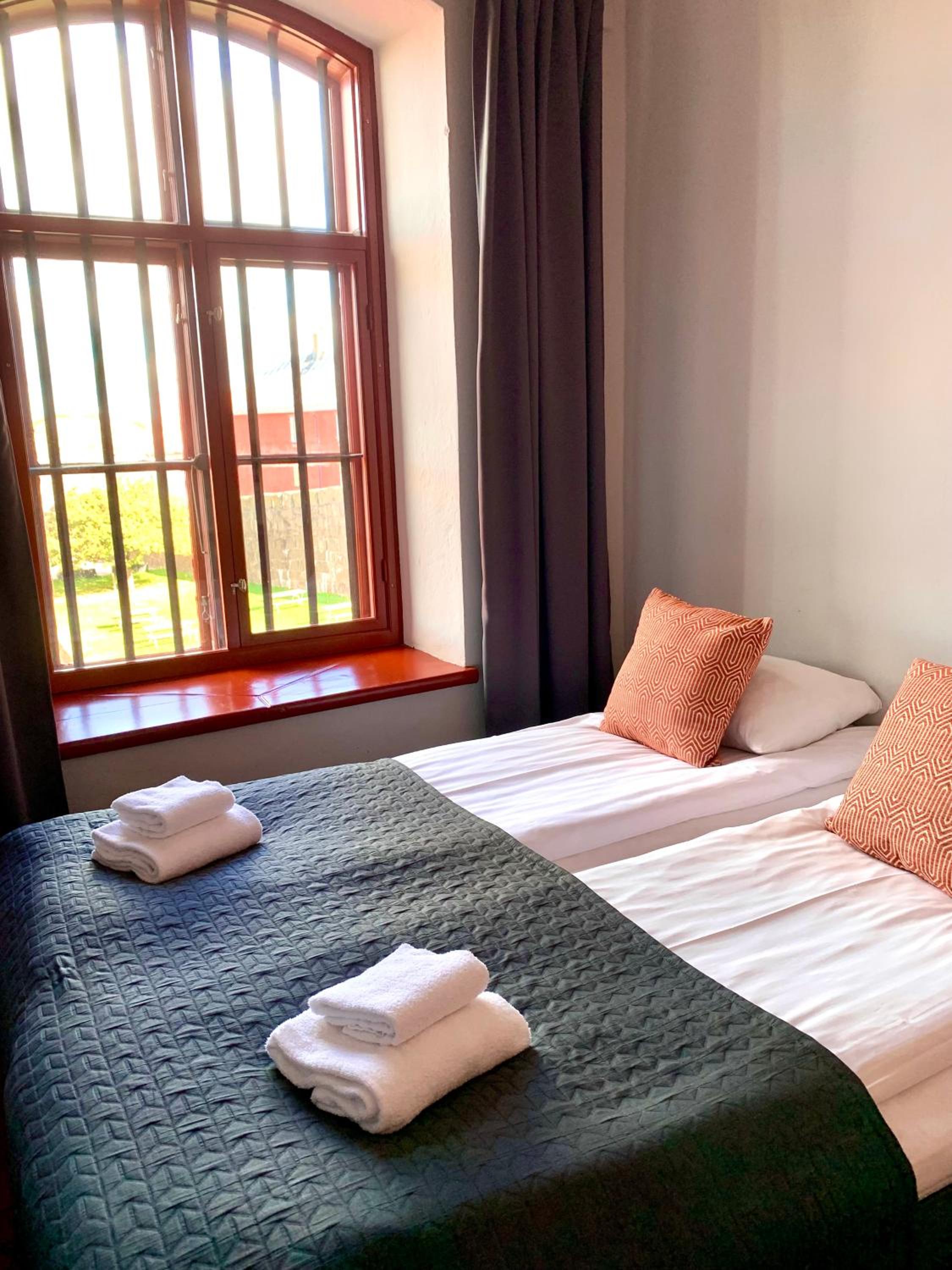 Twin Cell with shared Bathroom - Hostel Room photo 1
