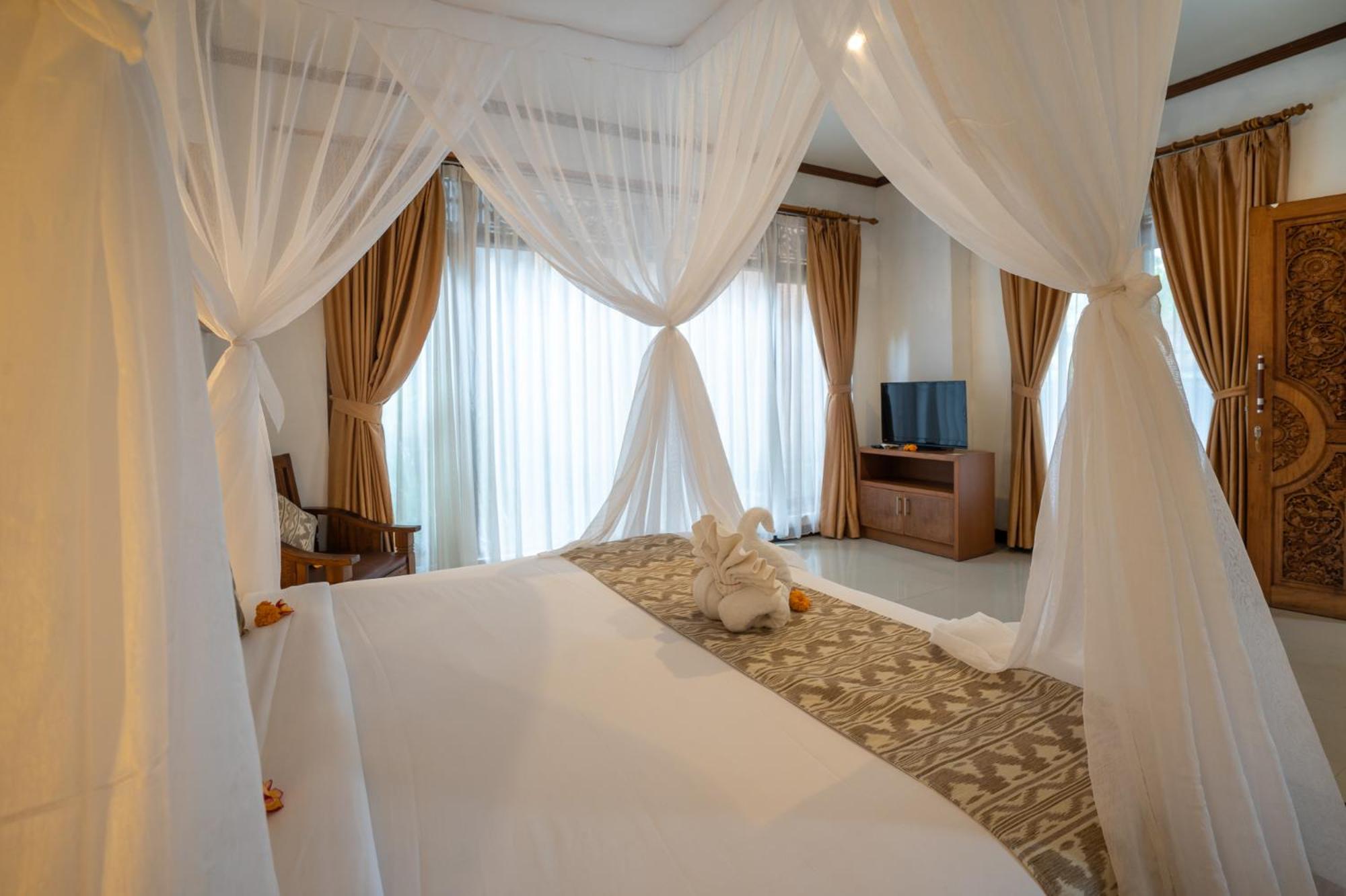 Deluxe Double or Twin Room thumbnail 5