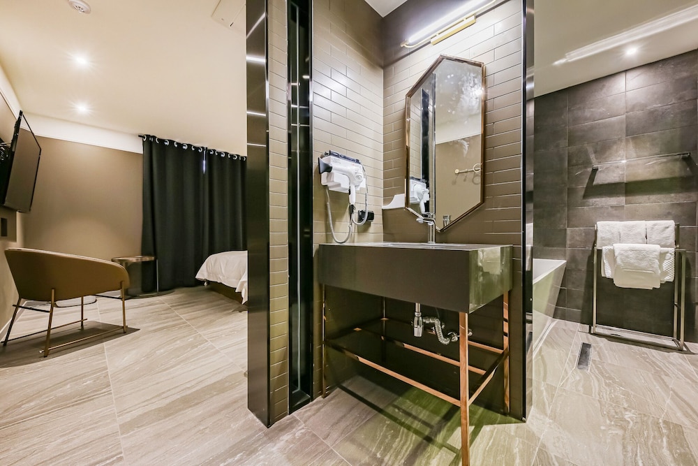Premium Double Room - Photo 2