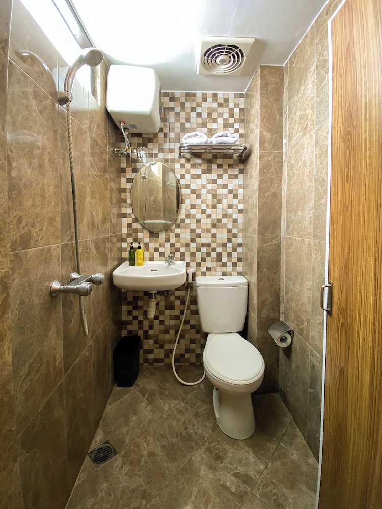 Standard Double Room - Photo 5