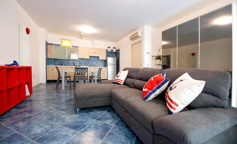 Apartment photo 1