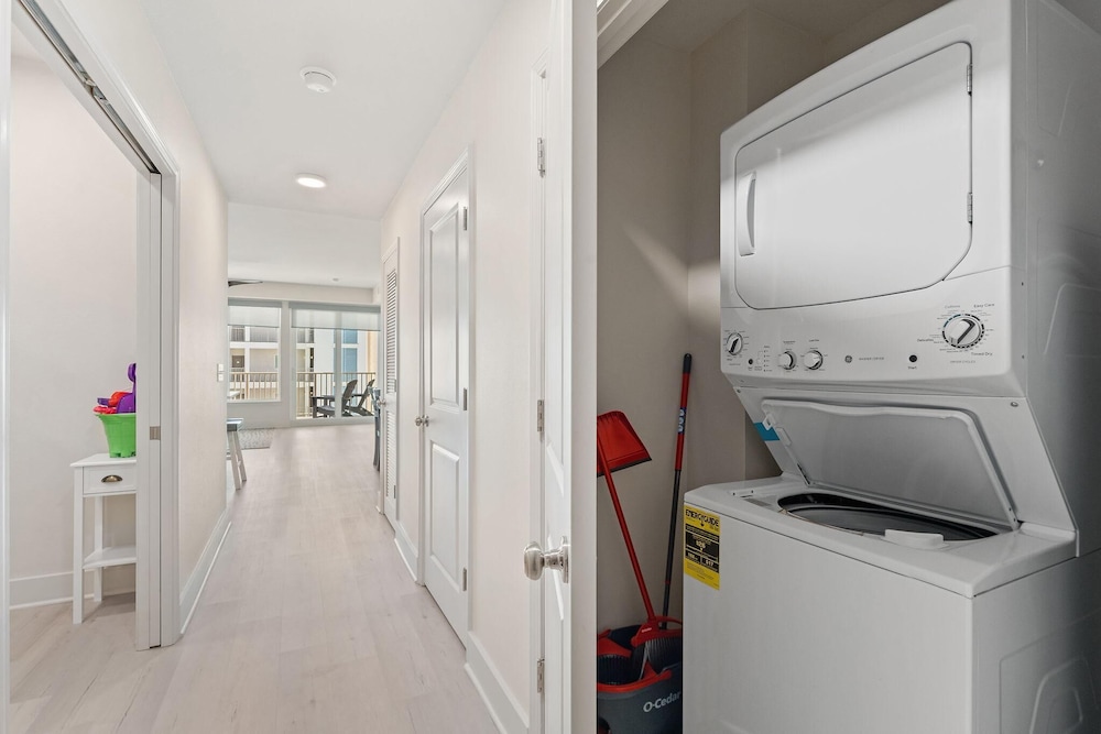 Condo, Multiple Beds (Sea Glass 316) photo 2