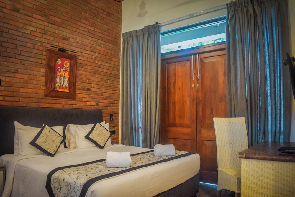 Deluxe Triple Room, Balcony photo 1