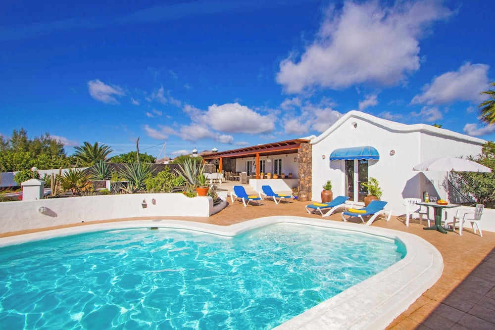 Villa (4 Bedrooms)