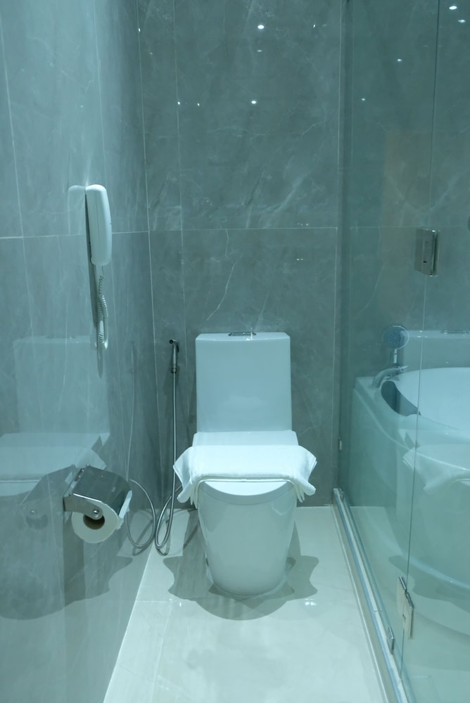 Premier Suite - Photo 7