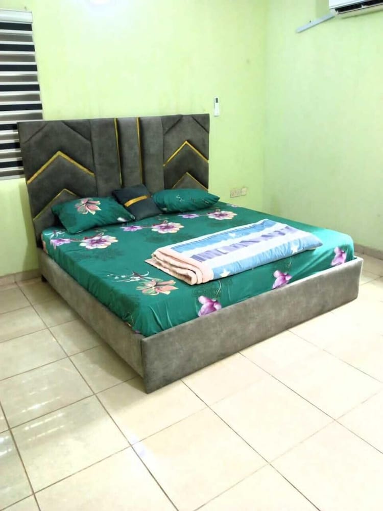 Room photo 2