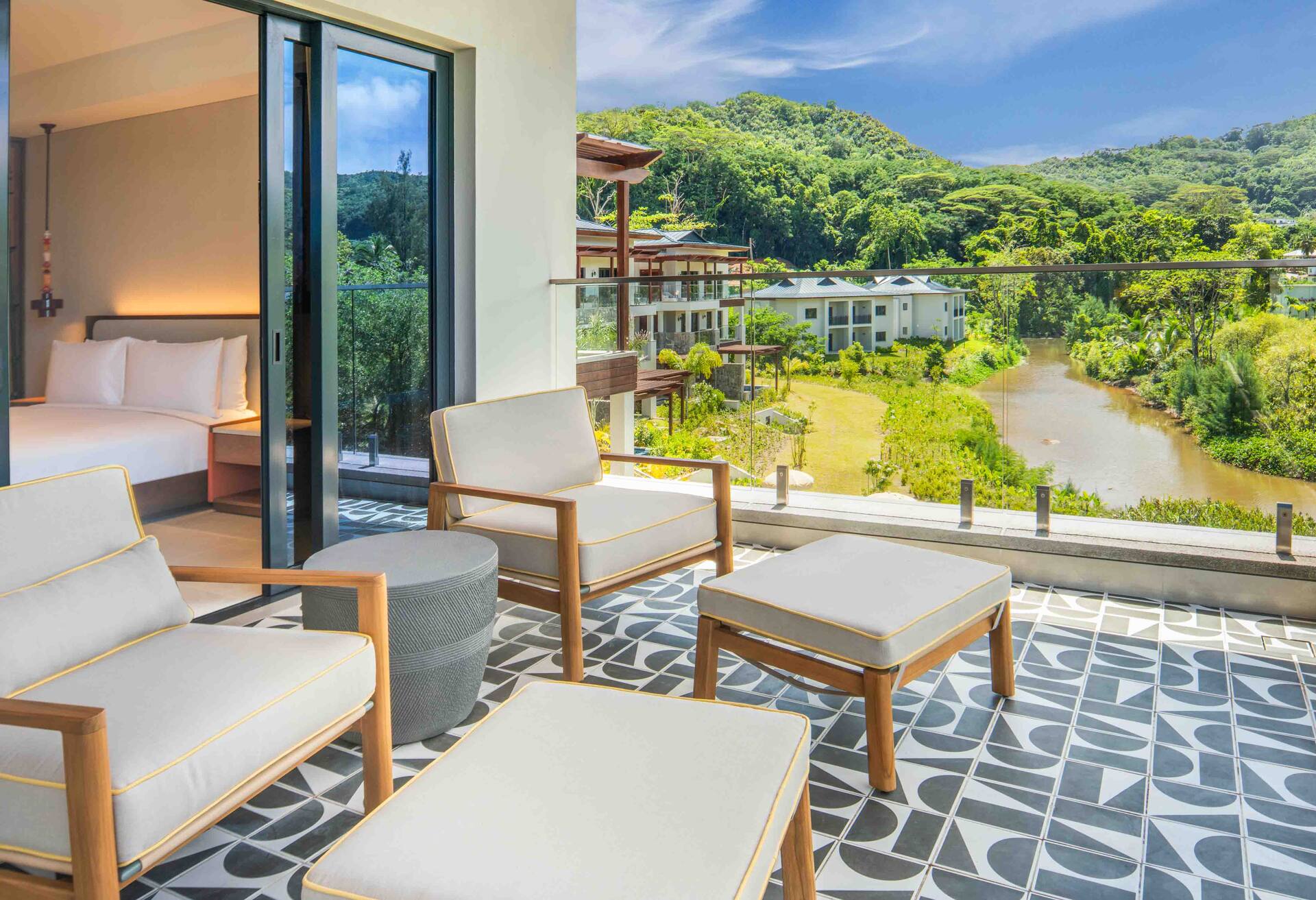 Three Bedroom Apartment with Nature View thumbnail 5