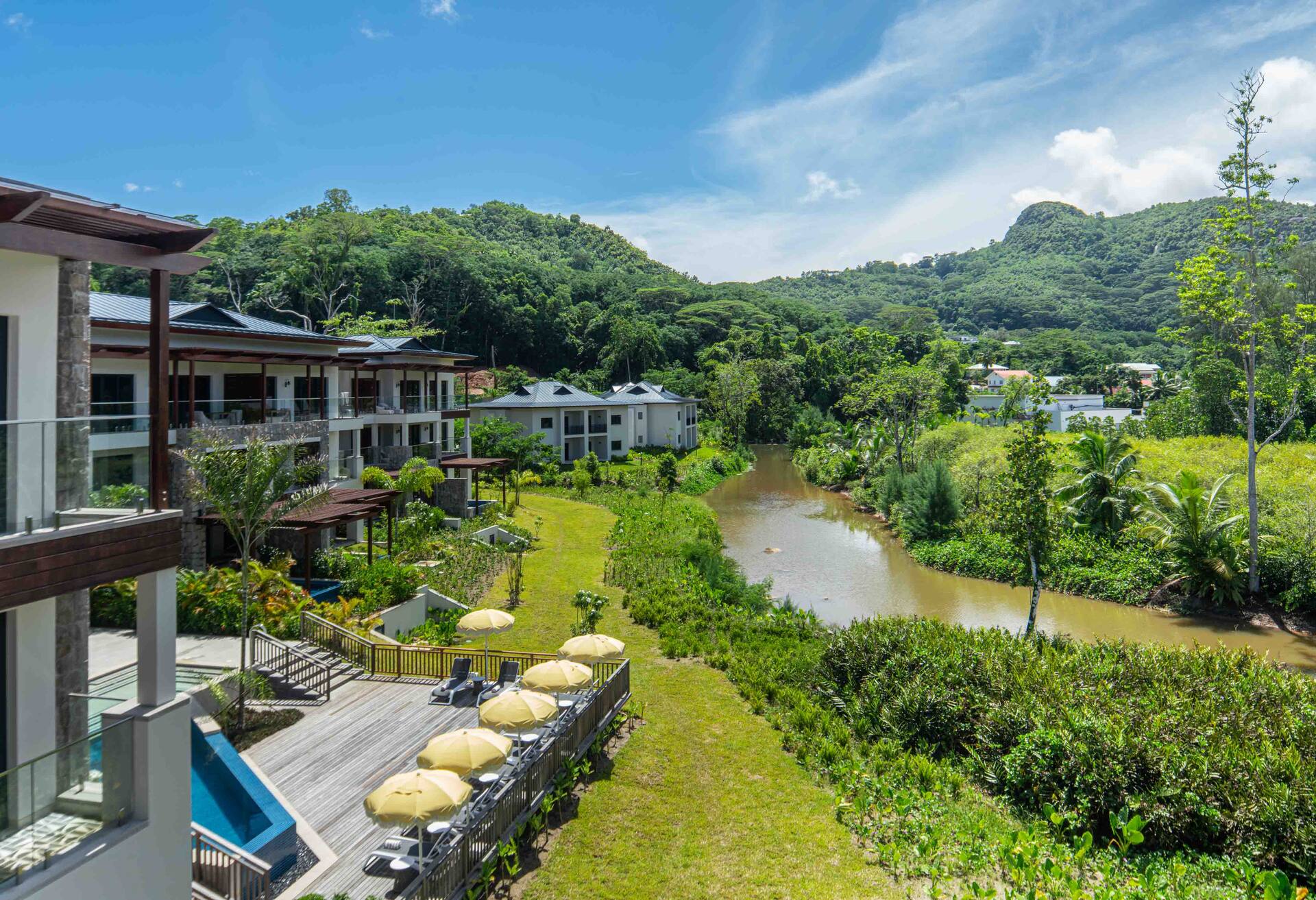 Three Bedroom Apartment with Nature View