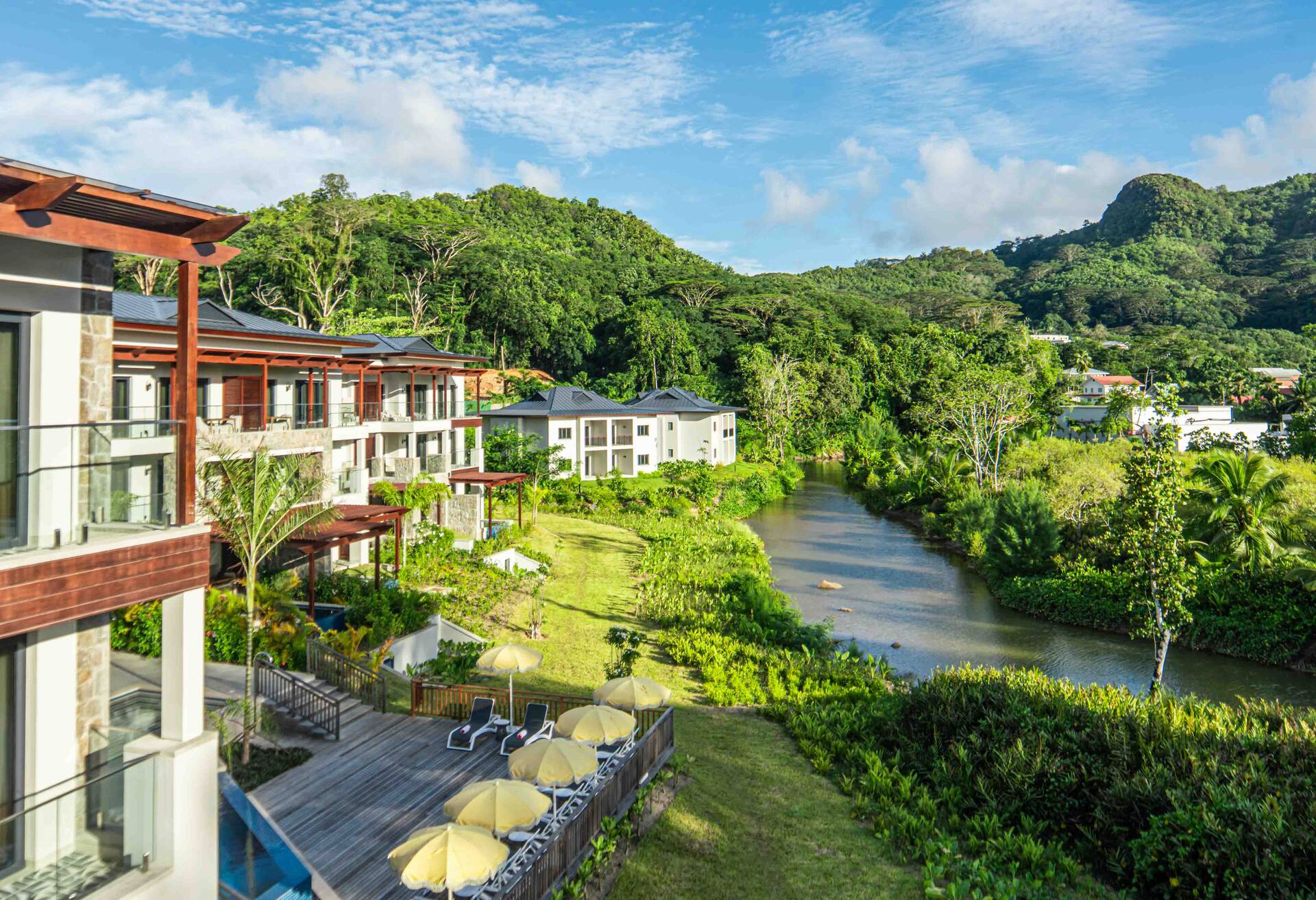 Three Bedroom Apartment with Nature View