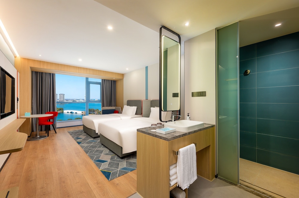 Standard Room, 2 Twin Beds, Lake View