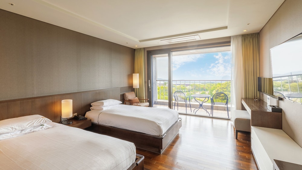 Superior Twin (Ocean View)+Aragonite Hot Springs&Free swimming pool for 2 pax, Free fitness