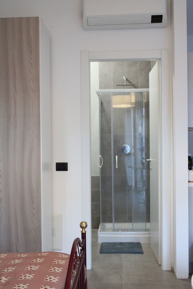 Standard Double or Twin Room photo 3