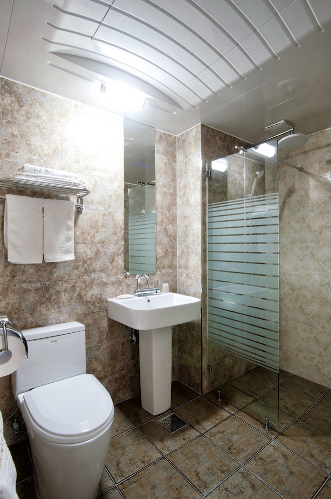 Standard Double Room (Room Only) photo 3
