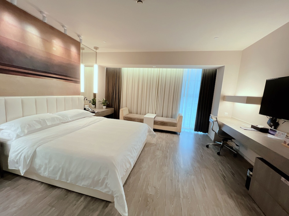 Double Room (Extreme Sassy)