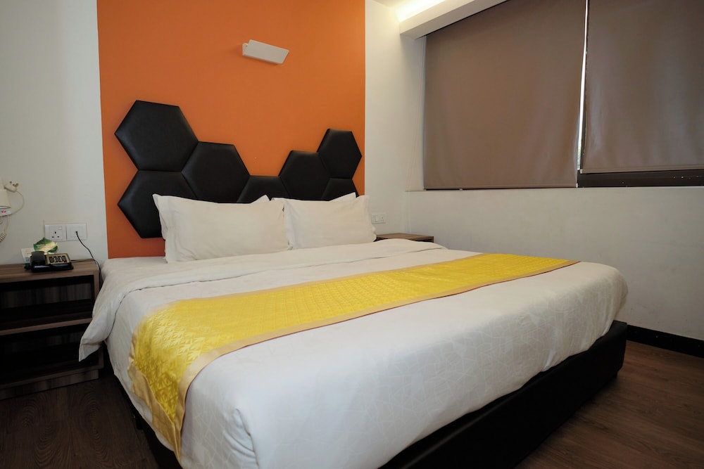 Superior Room, 1 Queen Bed - Photo 1