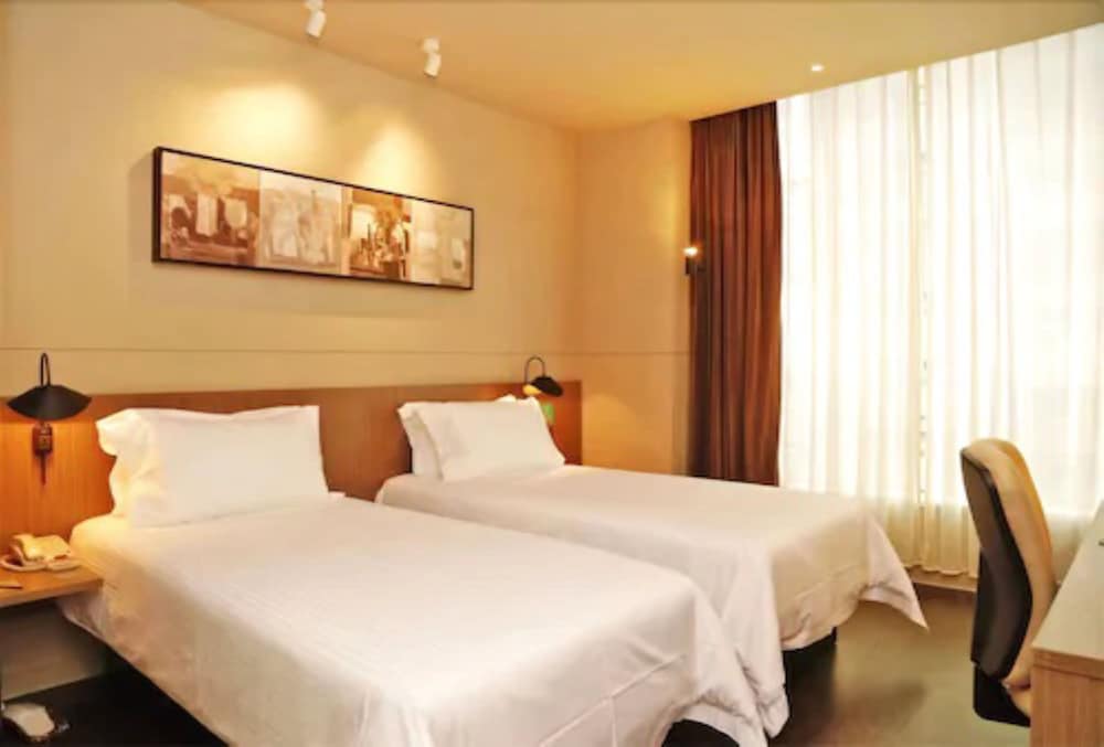 Double Room (A)