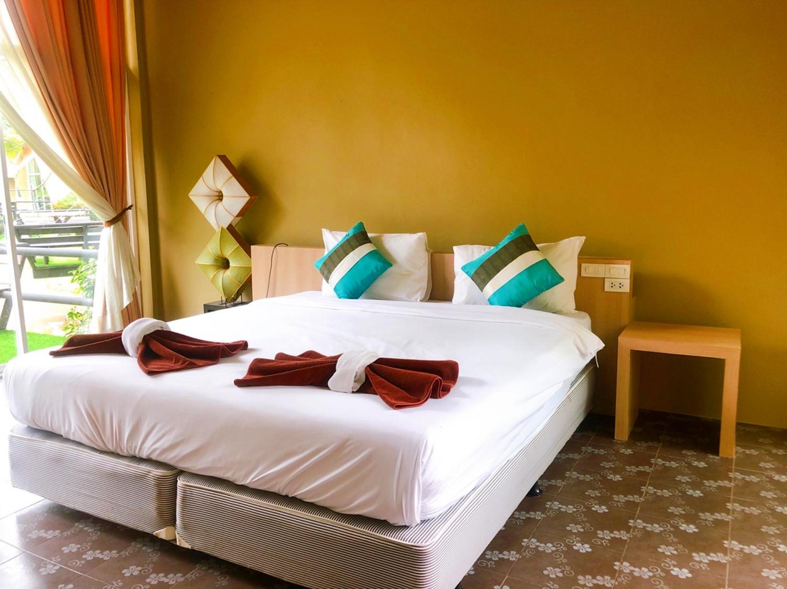 Standard Double or Twin Room with Balcony - Photo 15