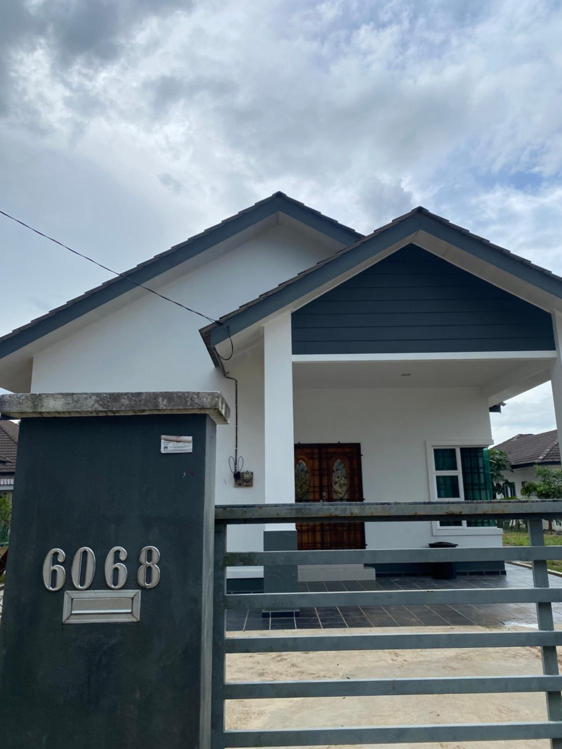 Three-Bedroom House photo 1