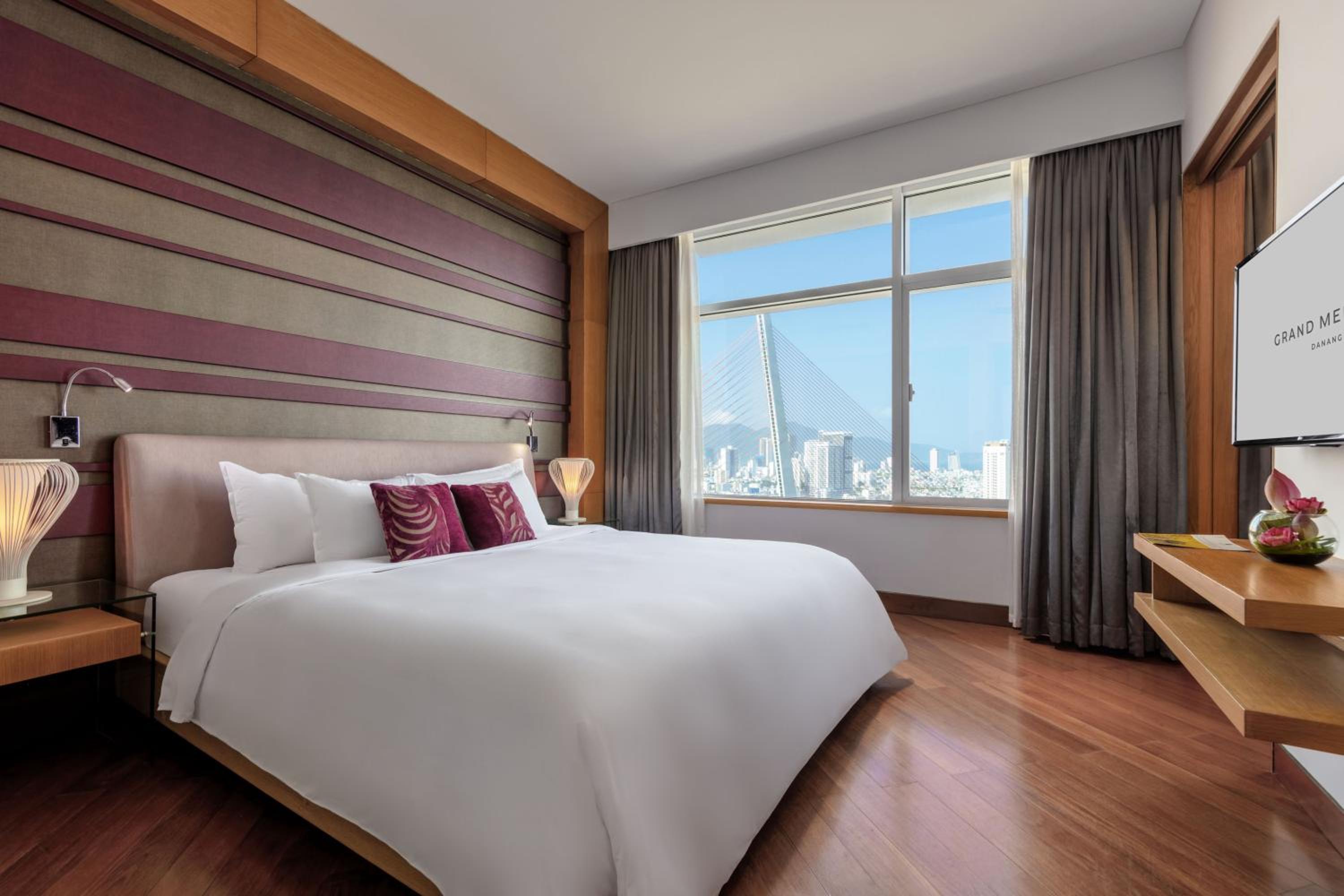 Executive Suite with River View - High floor with Executive Lounge access - Photo 10