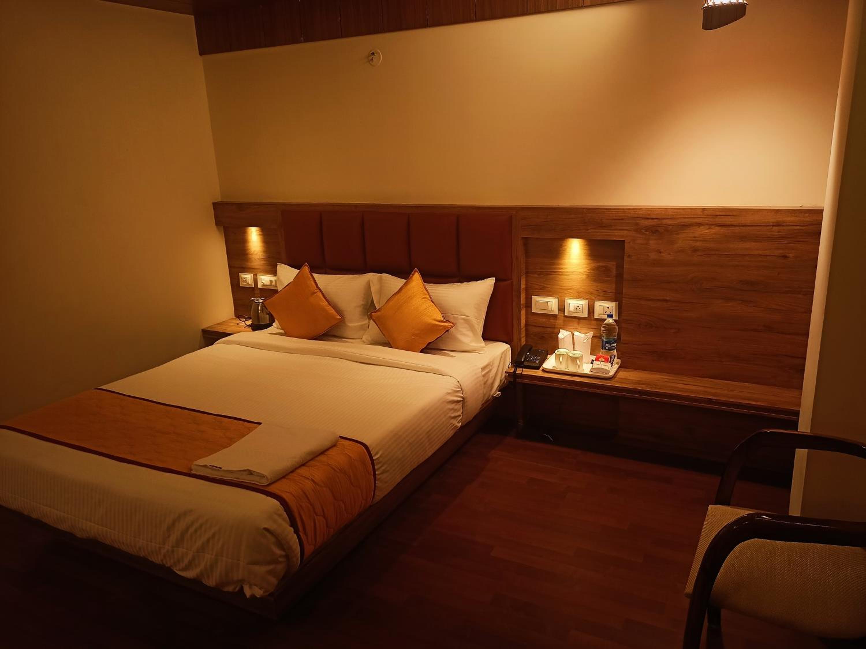 Deluxe Double Room - Photo 13