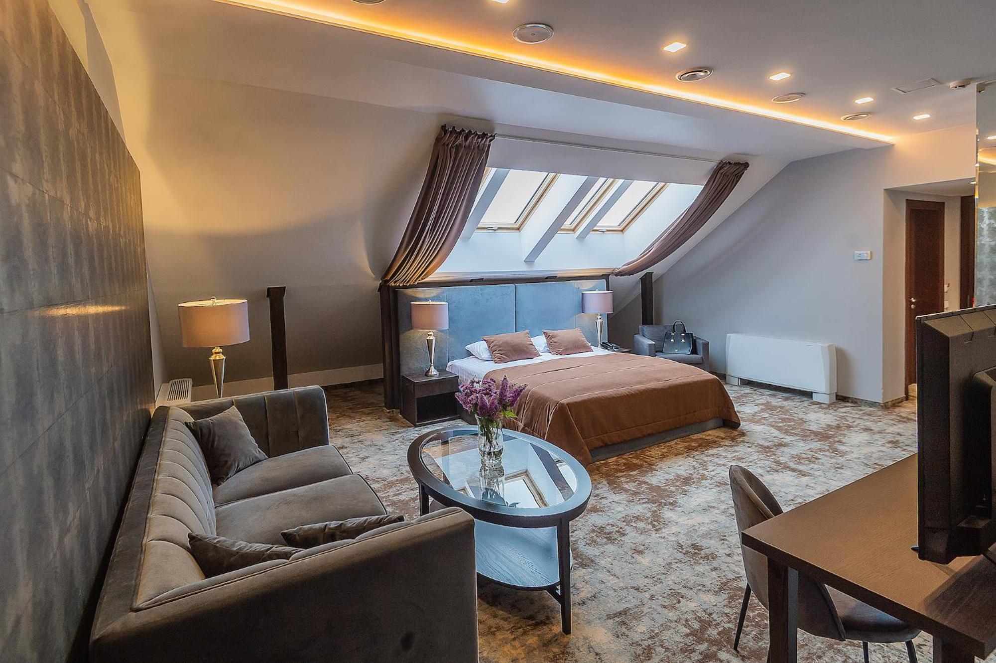 Attic Suite - Photo 1