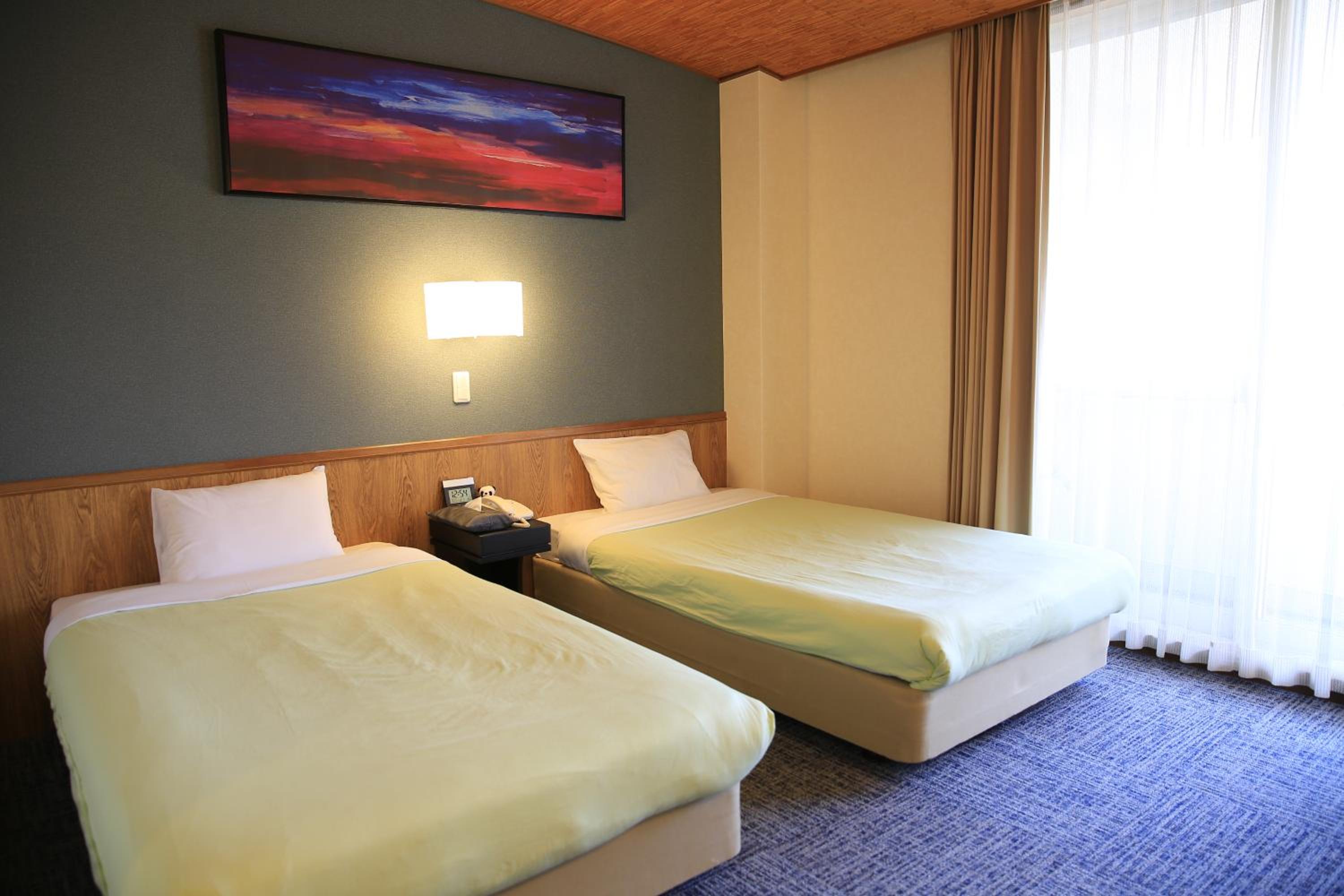 Twin Room with Sea View - Non-Smoking photo 1