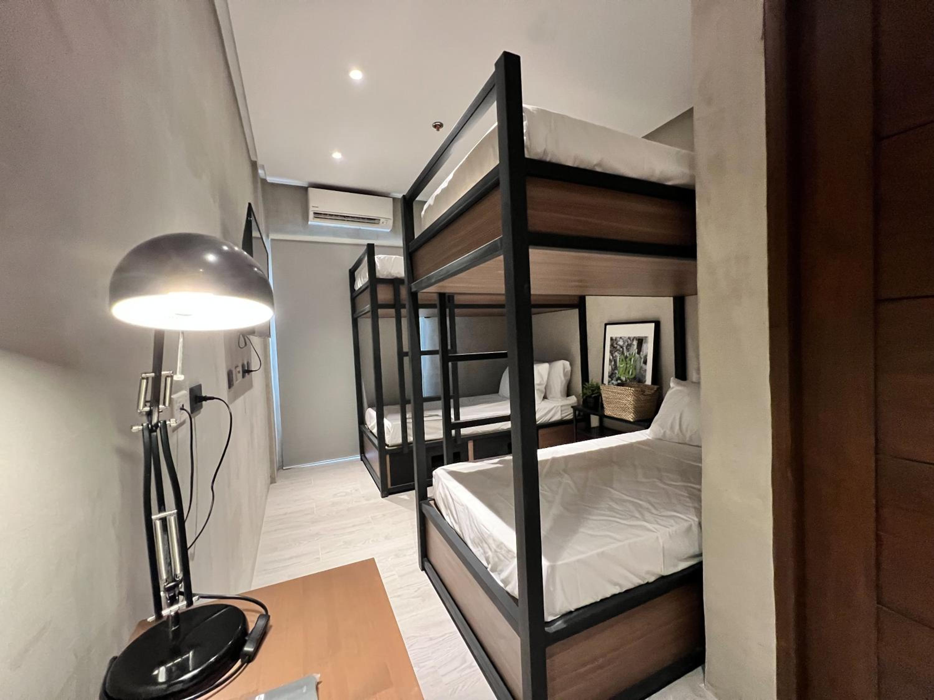 Quadruple Room with Balcony - Photo 1