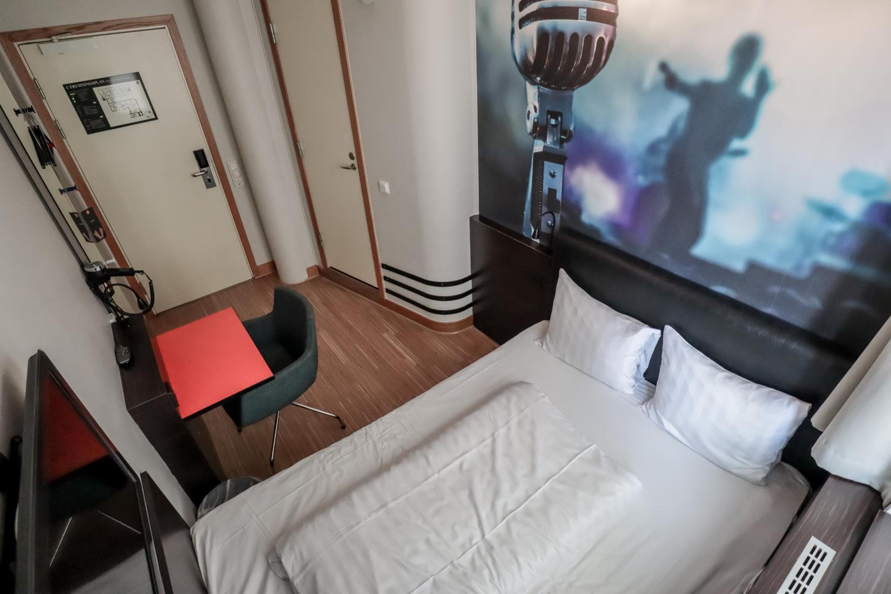 Compact Double Room - Photo 3