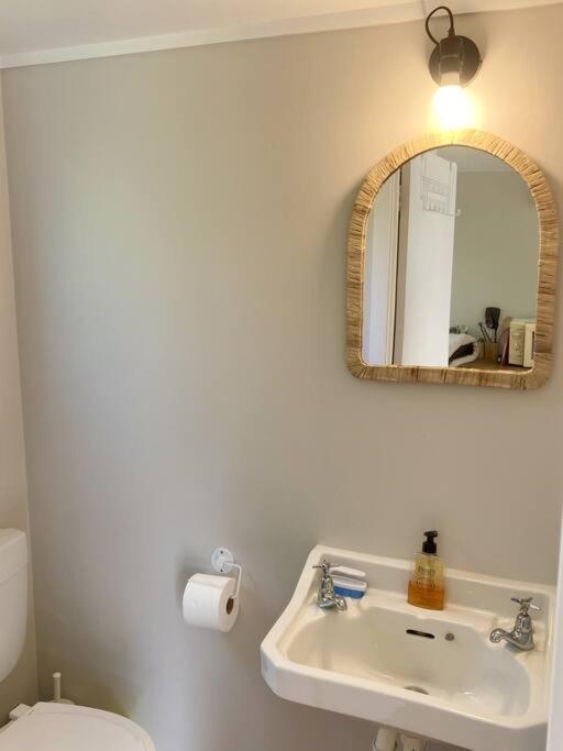 One-Bedroom House photo 2