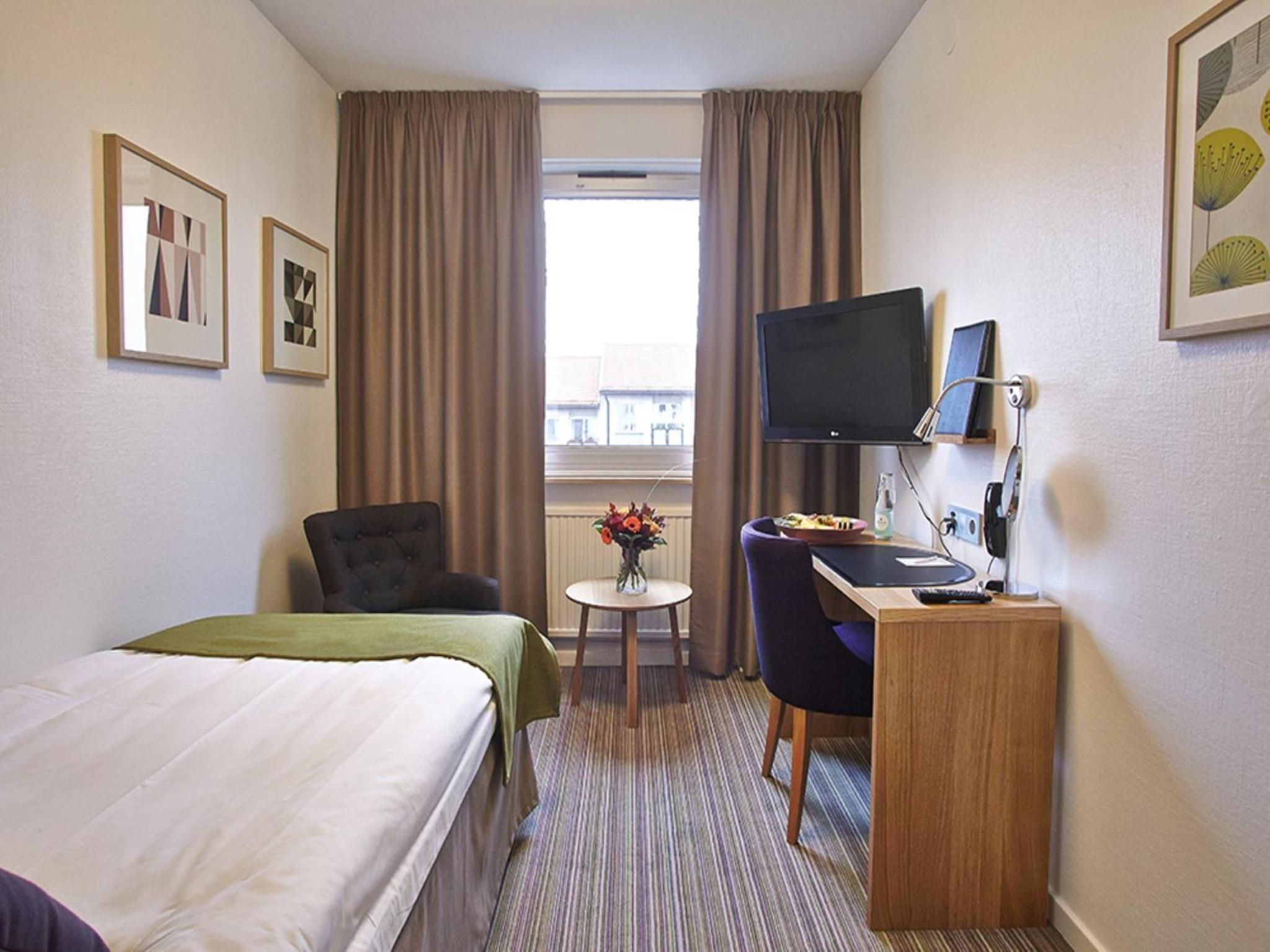 Small Single Room photo 1