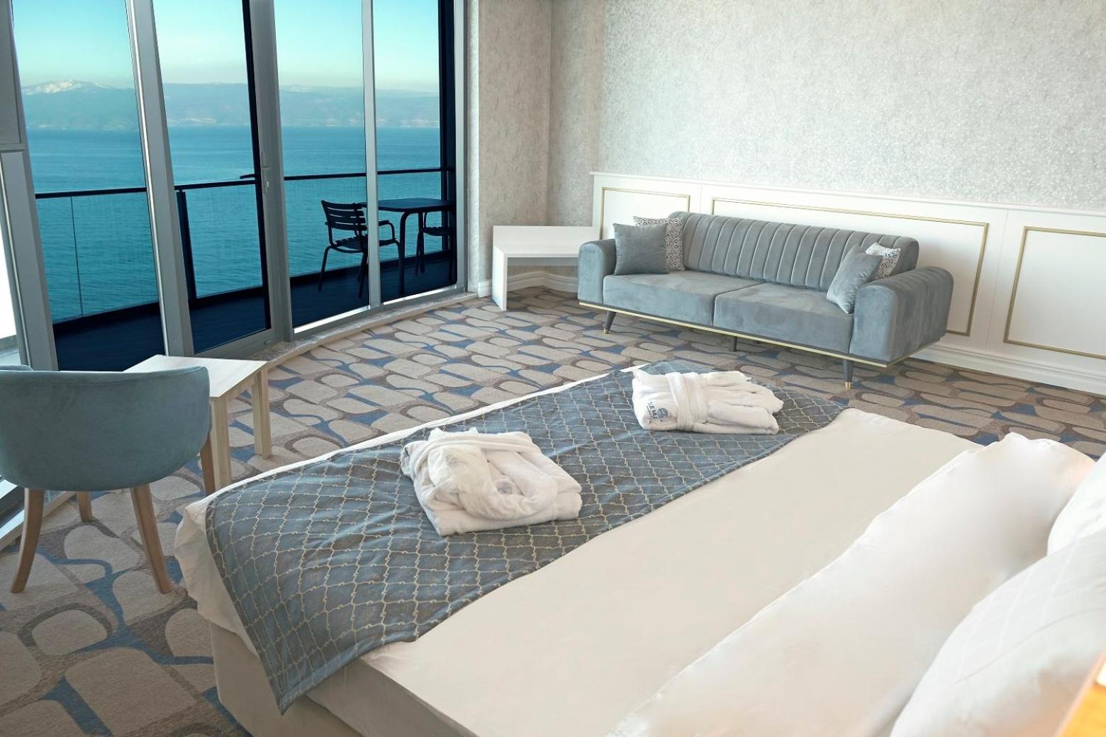 King Room with Sea View - Photo 5