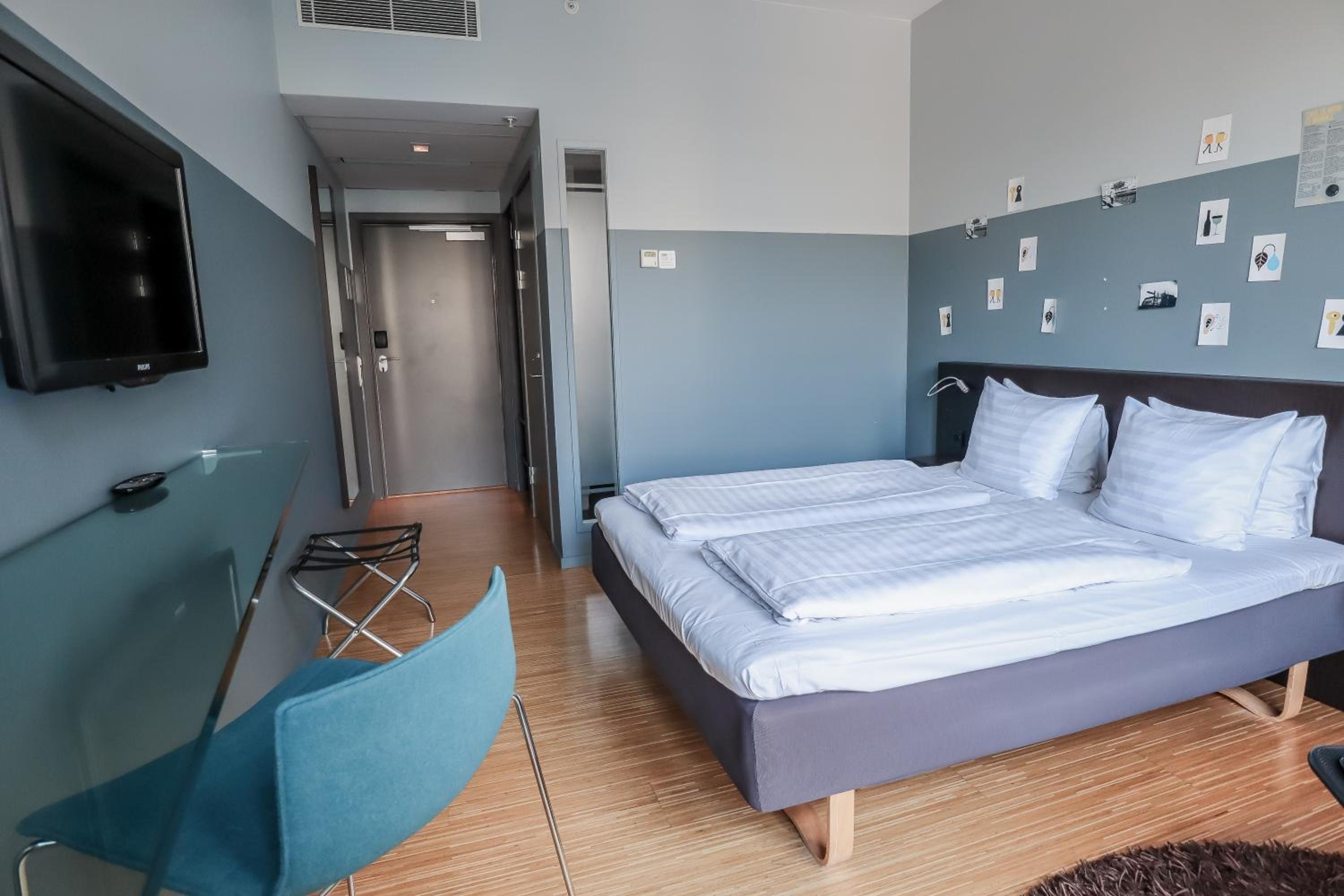 Standard Double Room - Photo 12