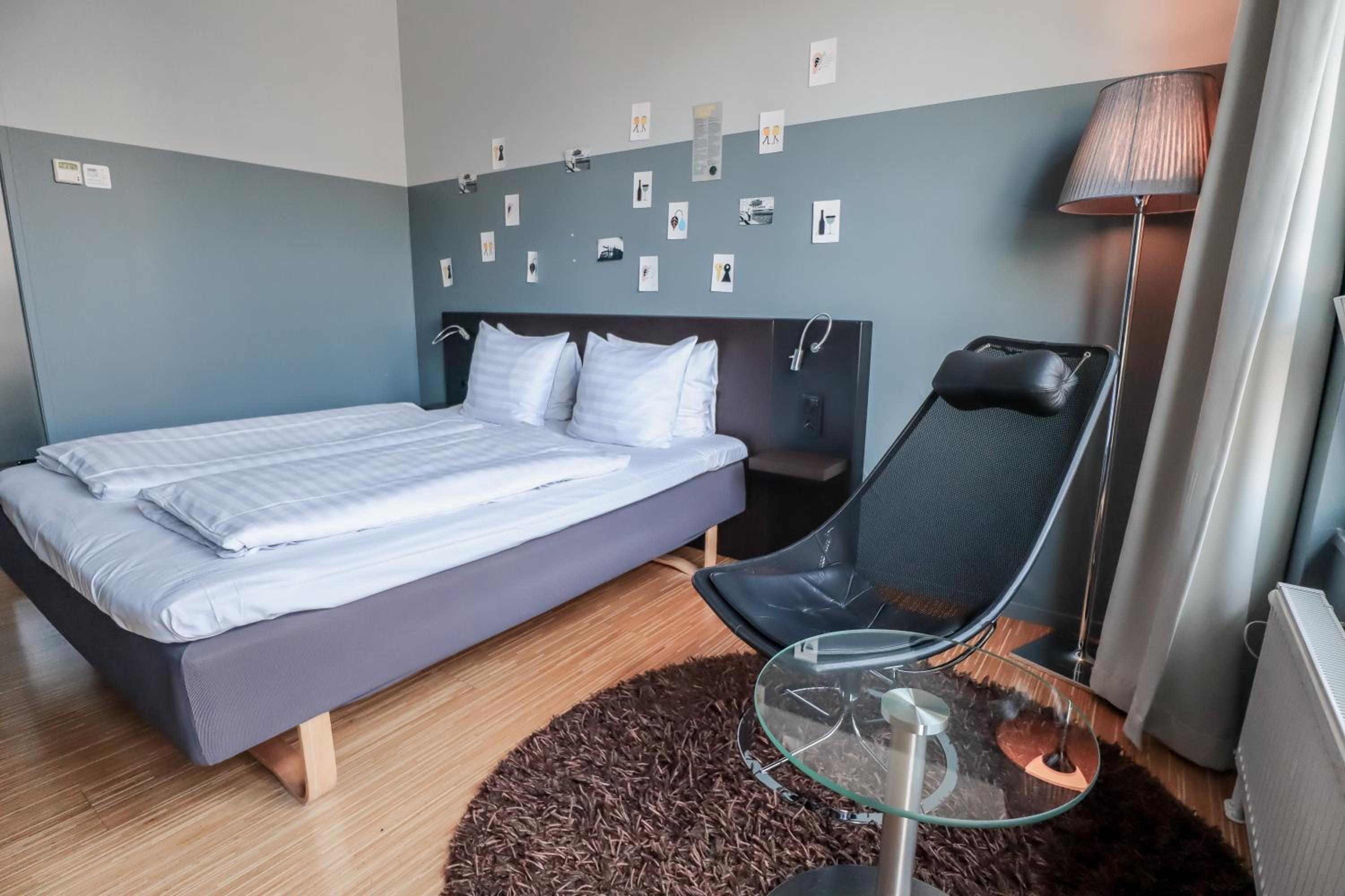 Standard Double Room - Photo 11